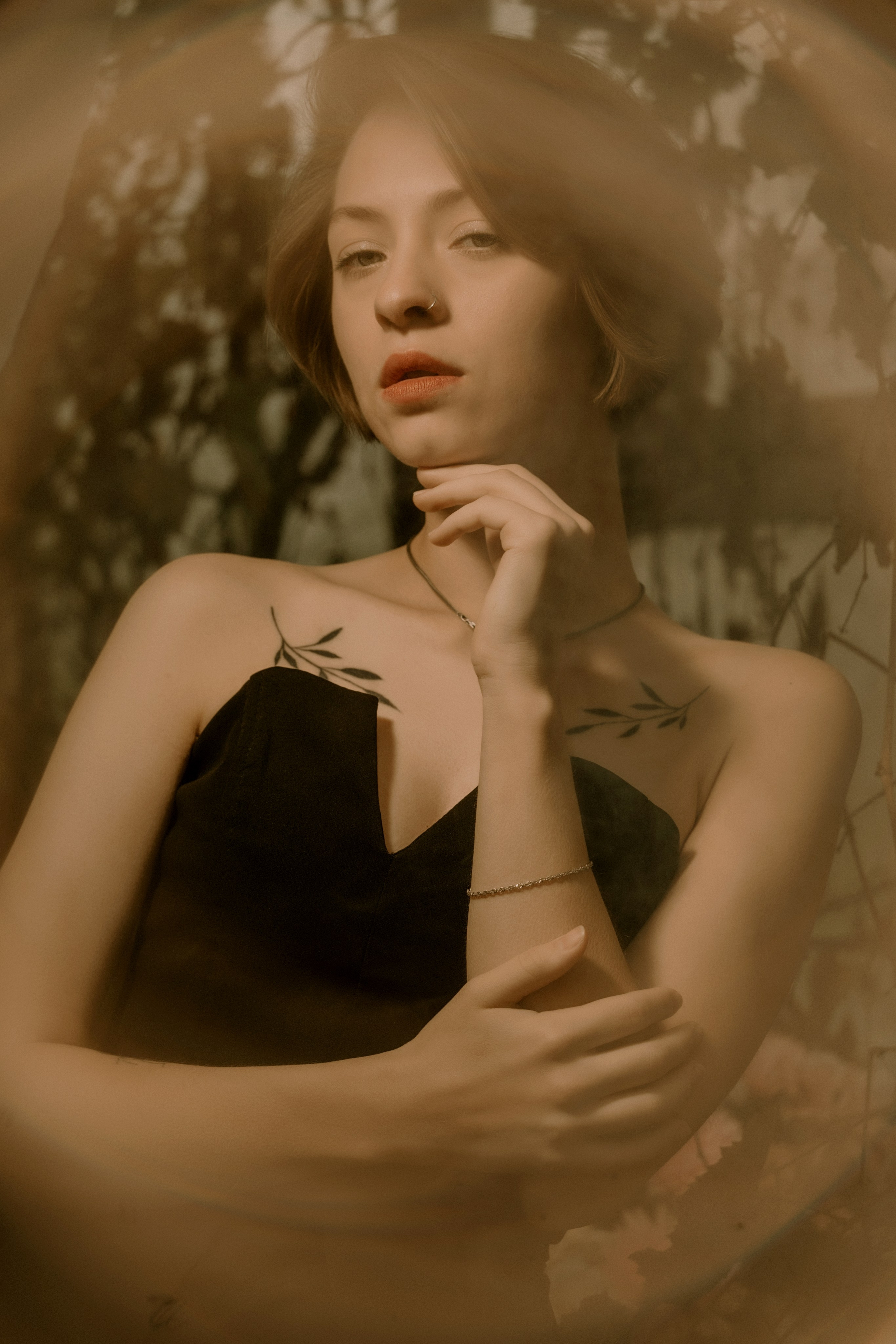 Дарья в теплице. Свадебный и индивидуальный фотограф в Суворове Клюева Мария