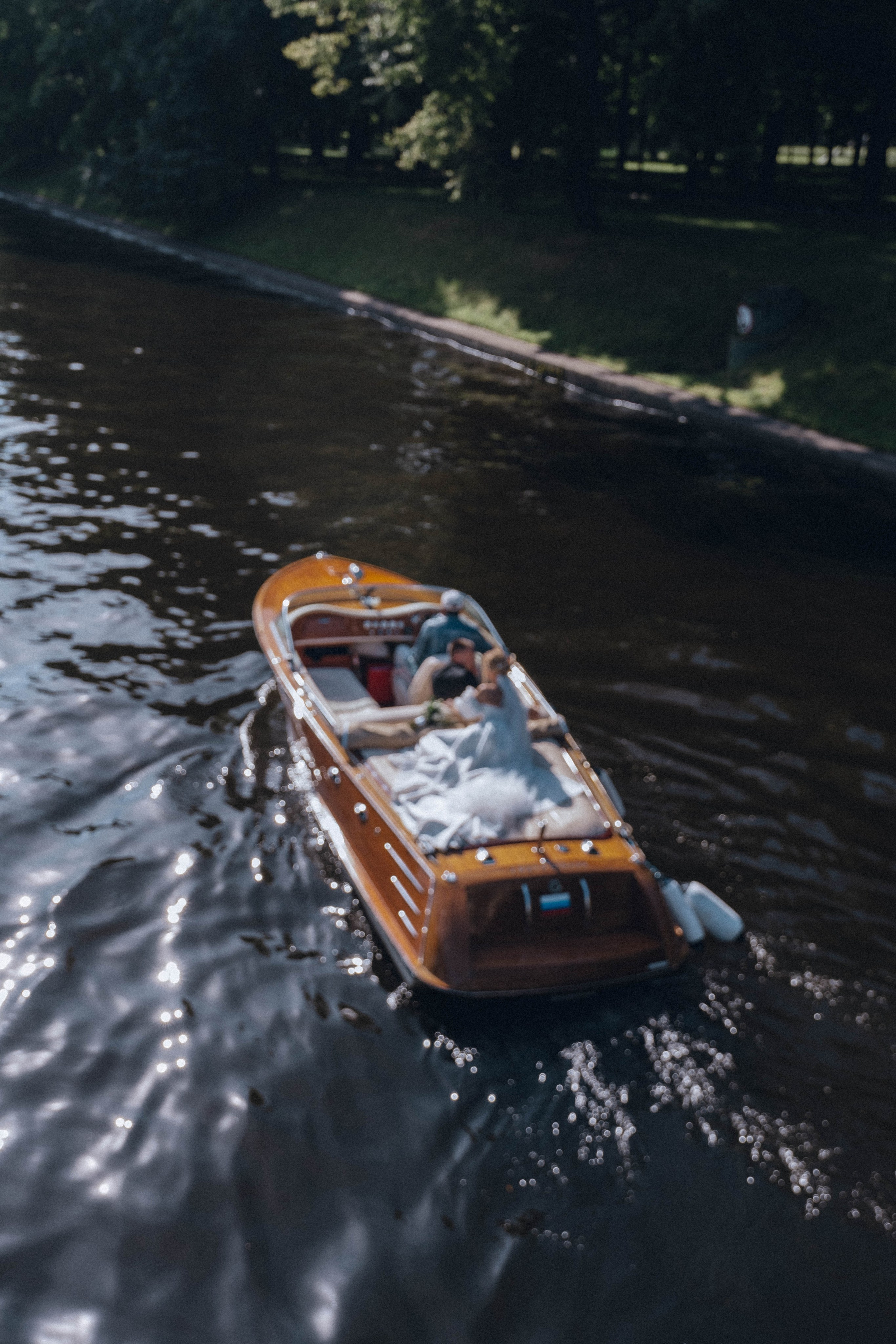 СВАДЕНБНАЯ СЬЕМКА НА КАТЕРЕ ПО КАНАЛАМ САНКТ-ПЕТЕРБУРГА И В АКВАТОРИИ НЕВЫ. Профессиональный фотограф, Санкт-Петербург — Виктория Богомолова