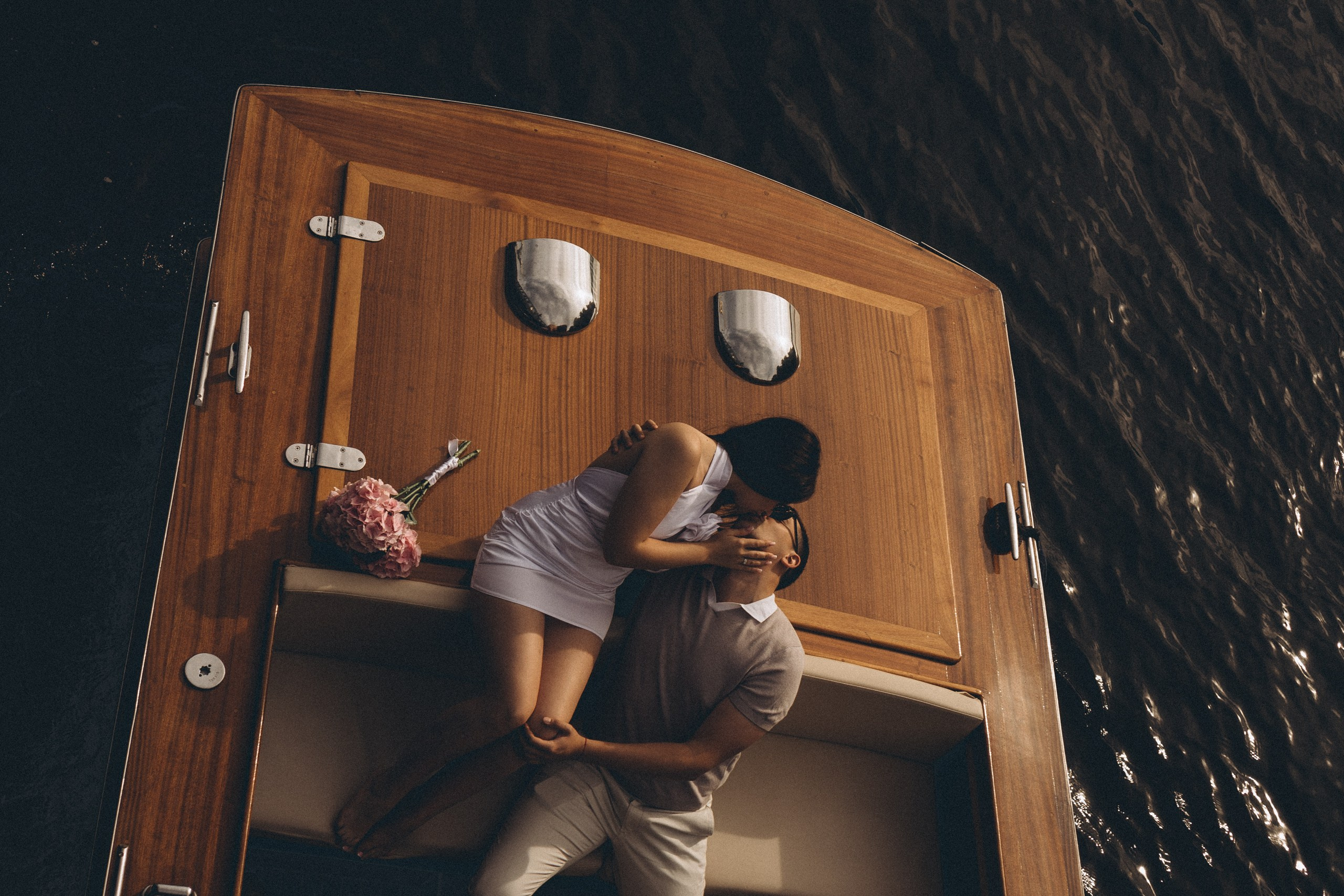 СВАДЕНБНАЯ СЬЕМКА НА КАТЕРЕ ПО КАНАЛАМ САНКТ-ПЕТЕРБУРГА И В АКВАТОРИИ НЕВЫ. Профессиональный фотограф, Санкт-Петербург — Виктория Богомолова