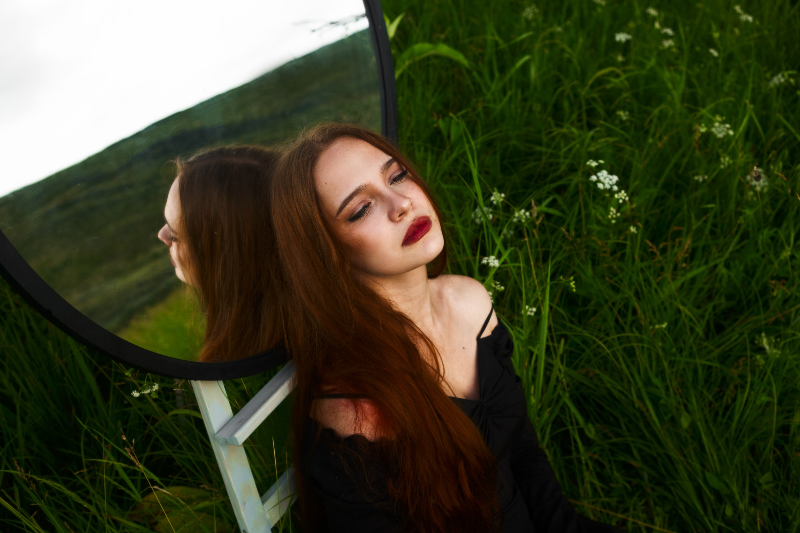 Зеркало и Настя. Фотограф Коробова Екатерина