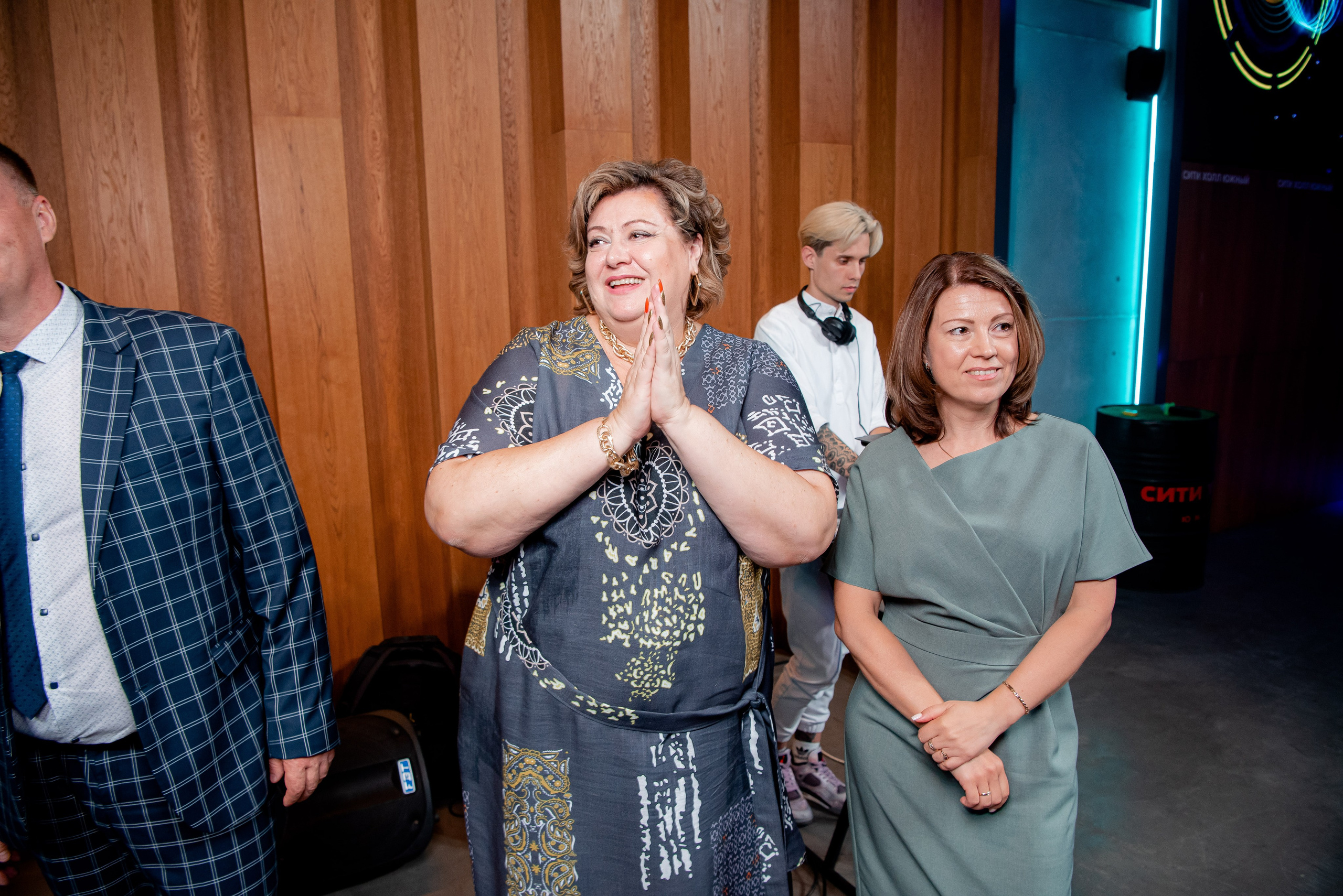 140 Школа. Вручение и Банкет. Сити Холл. Фотограф в Волгограде и Волжском Александр Горбань