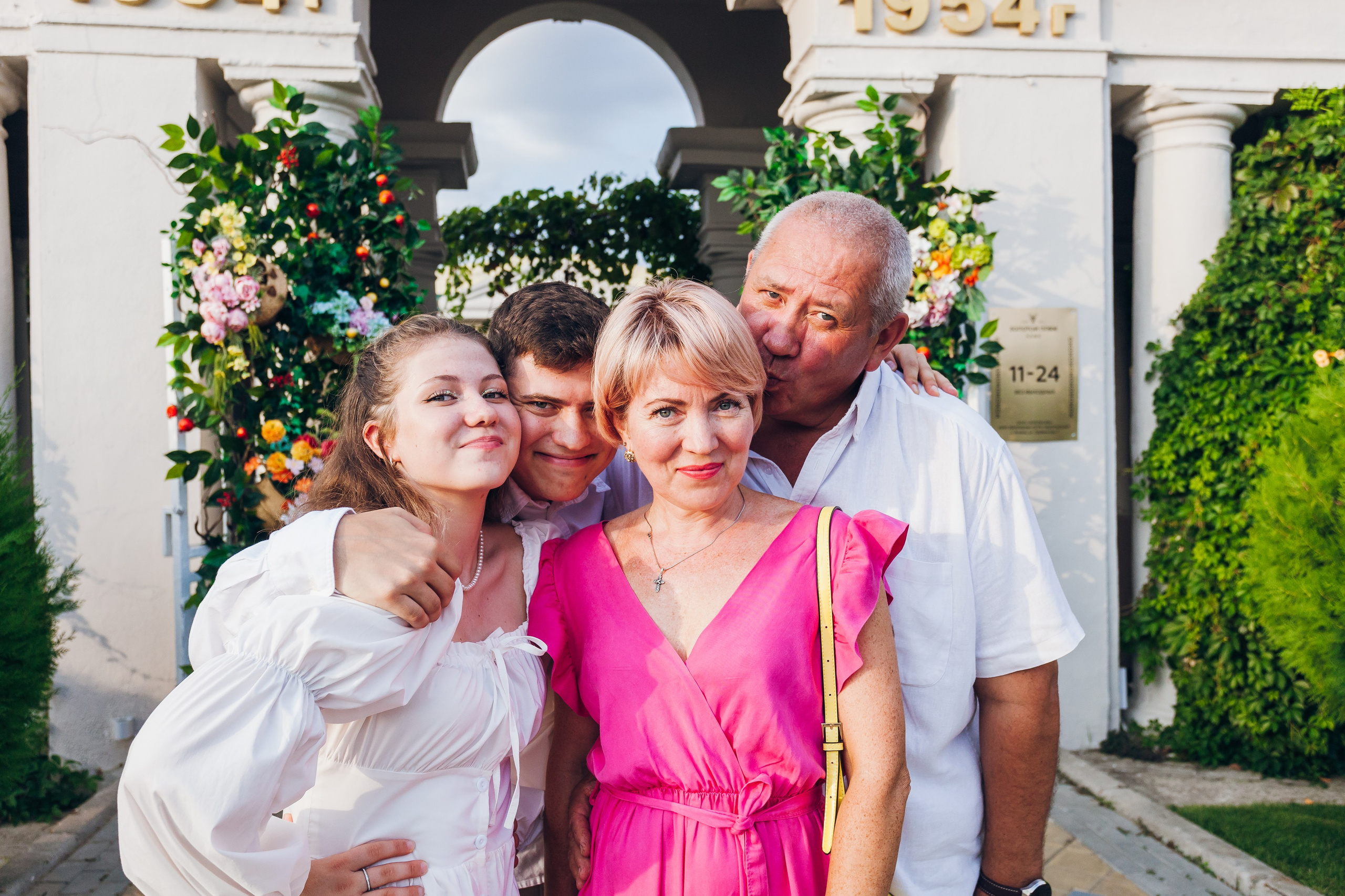 День рождение в уютном ресторане. Фотограф Денис Денисов