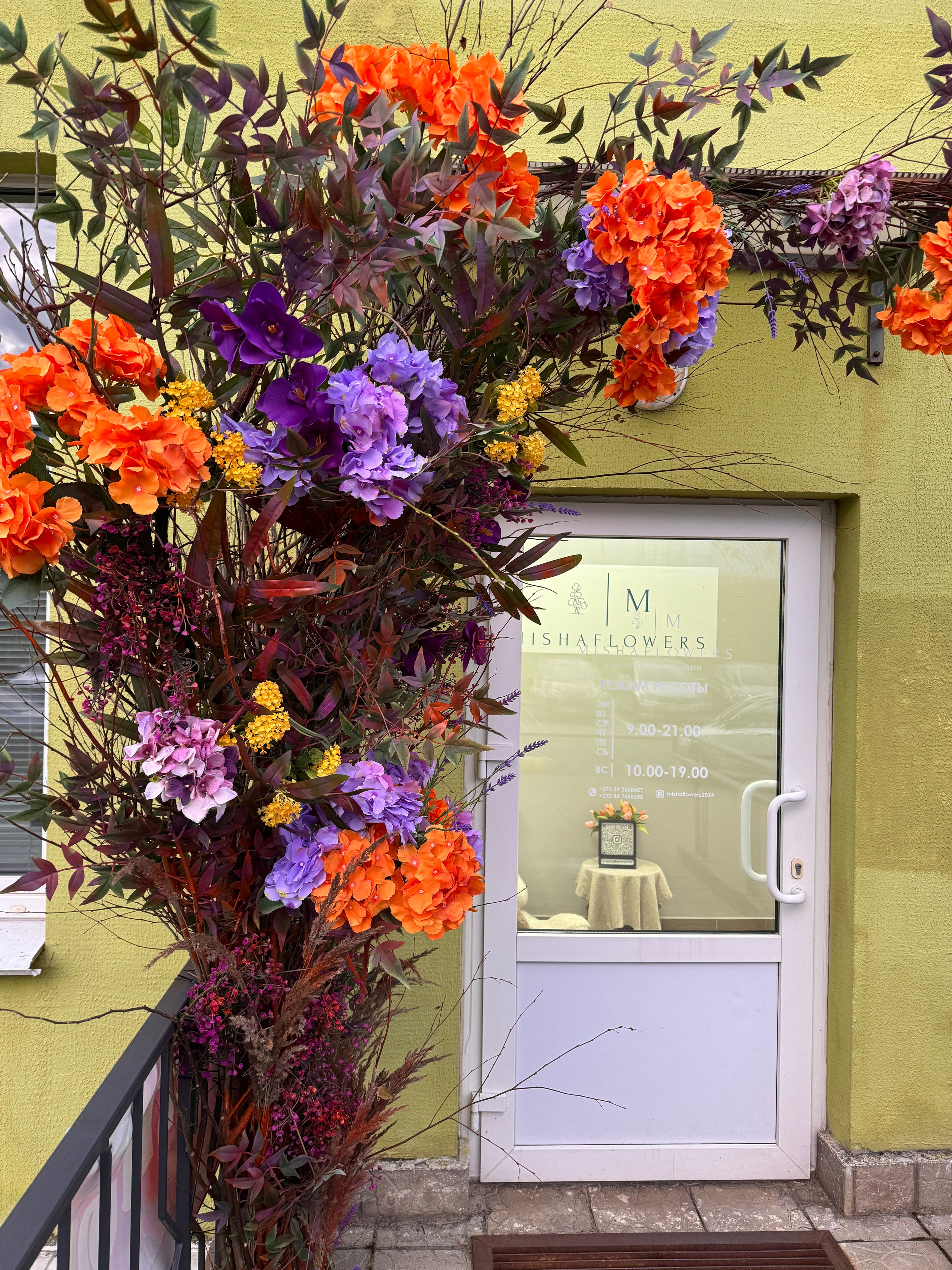 Входные группы ОСЕНЬ. Декоратор в Минске Алёна Шевелёва. Оформление входных групп осень/зима. Декор заведений