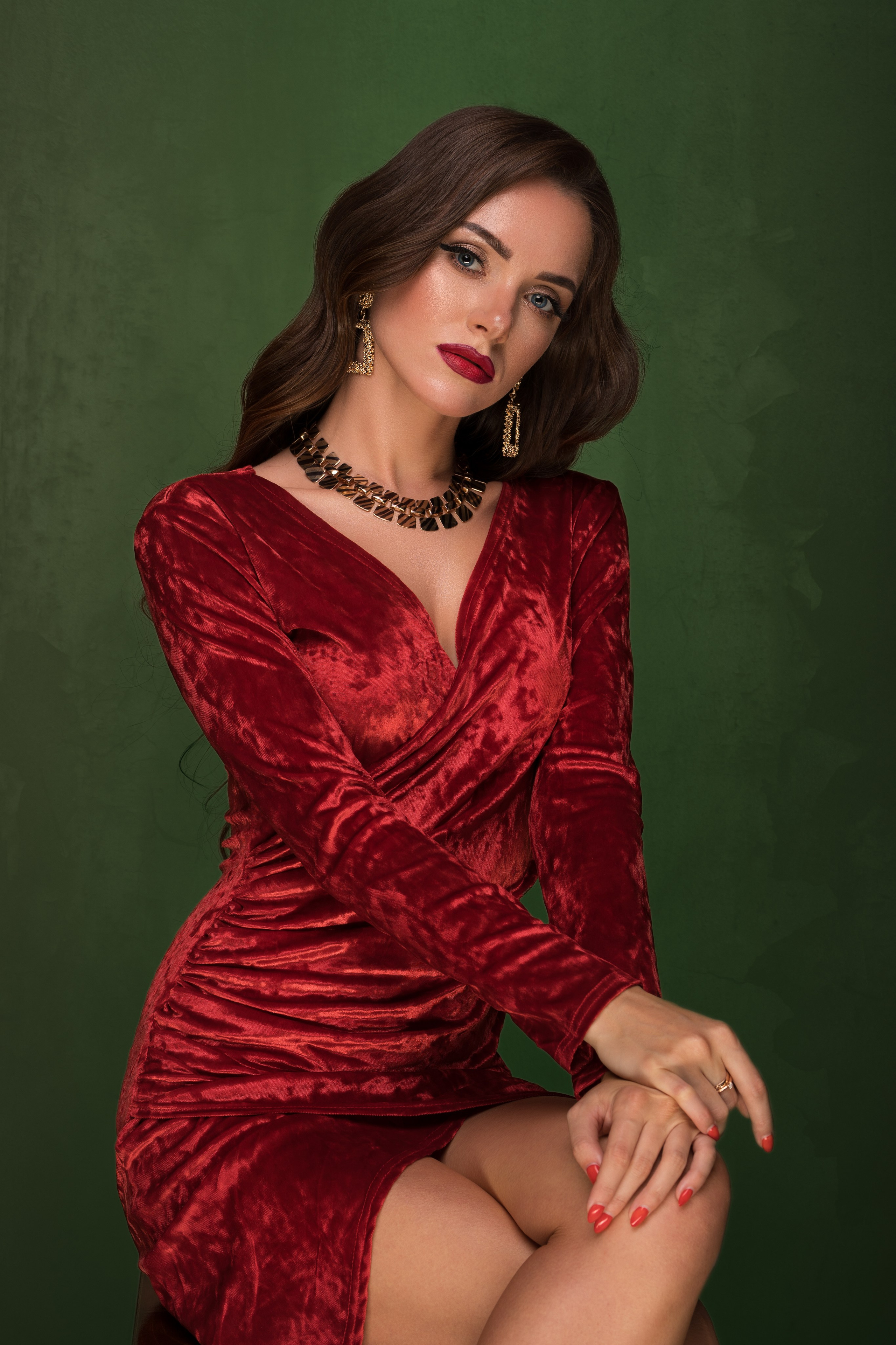 Студийная съемка с Екатериной в красном платье для «себя»