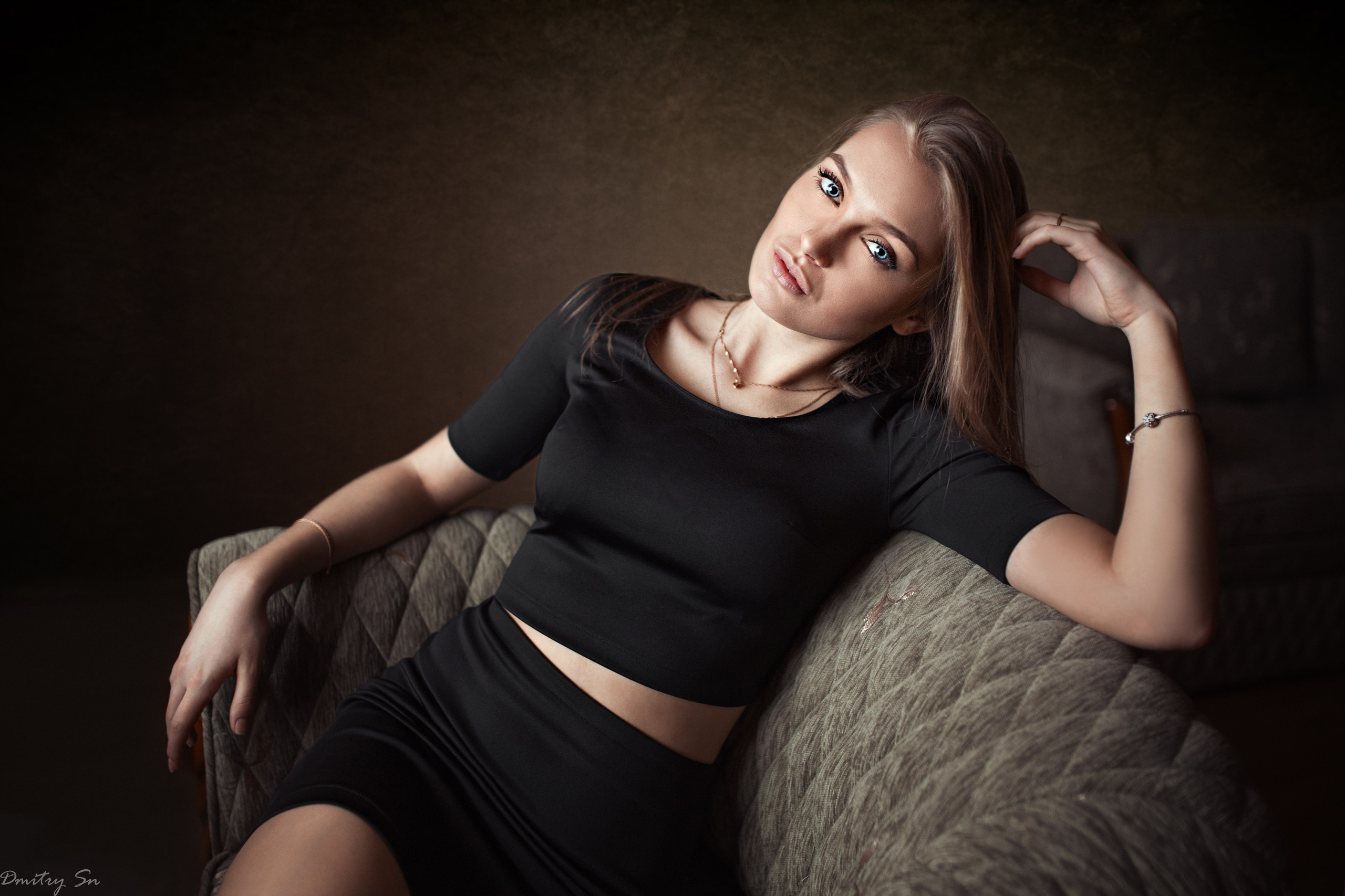 Фотосет с Аней у окна для «себя»