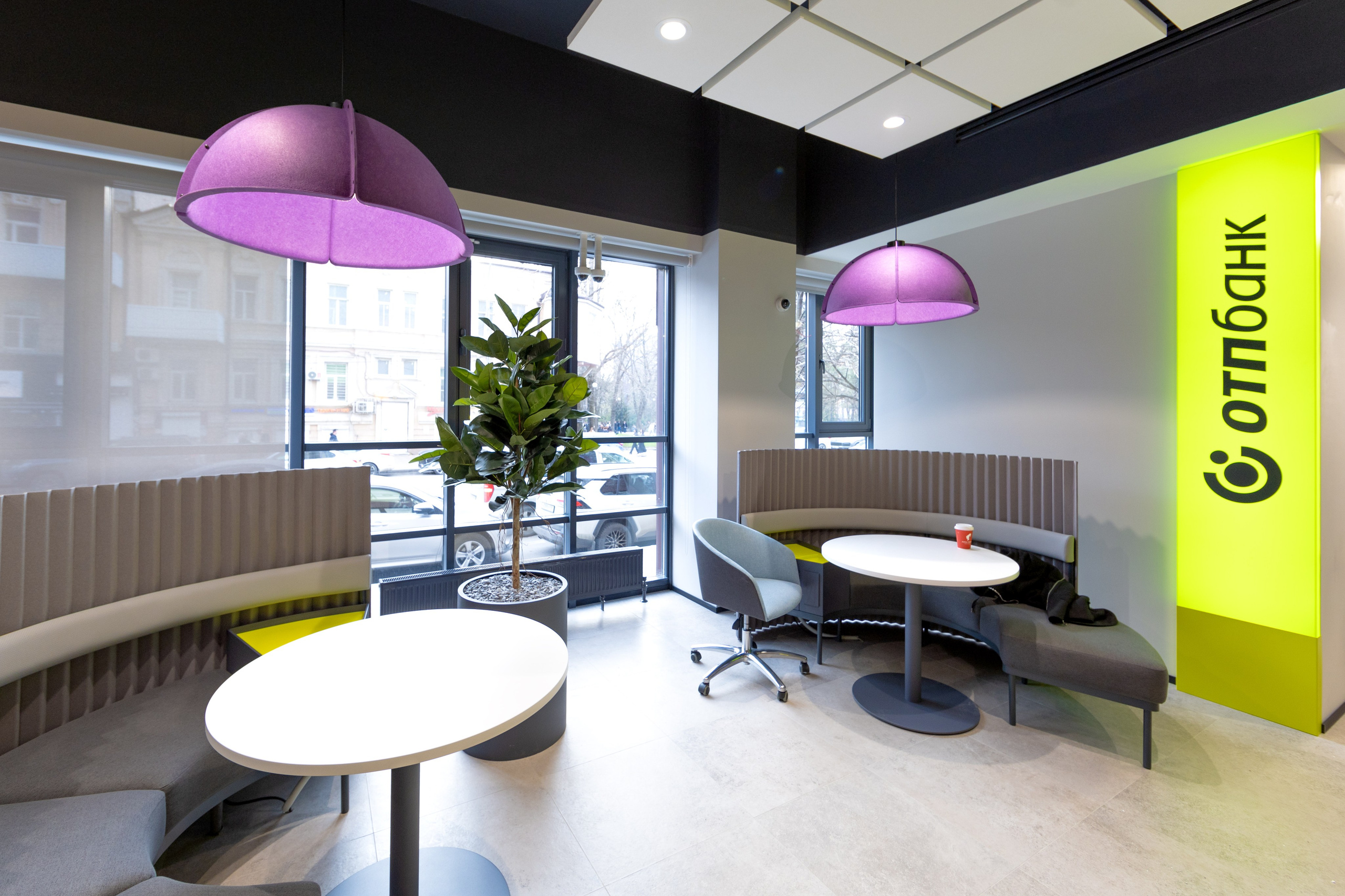 Офис банка ОТП. Фотограф Михаил Белозеров