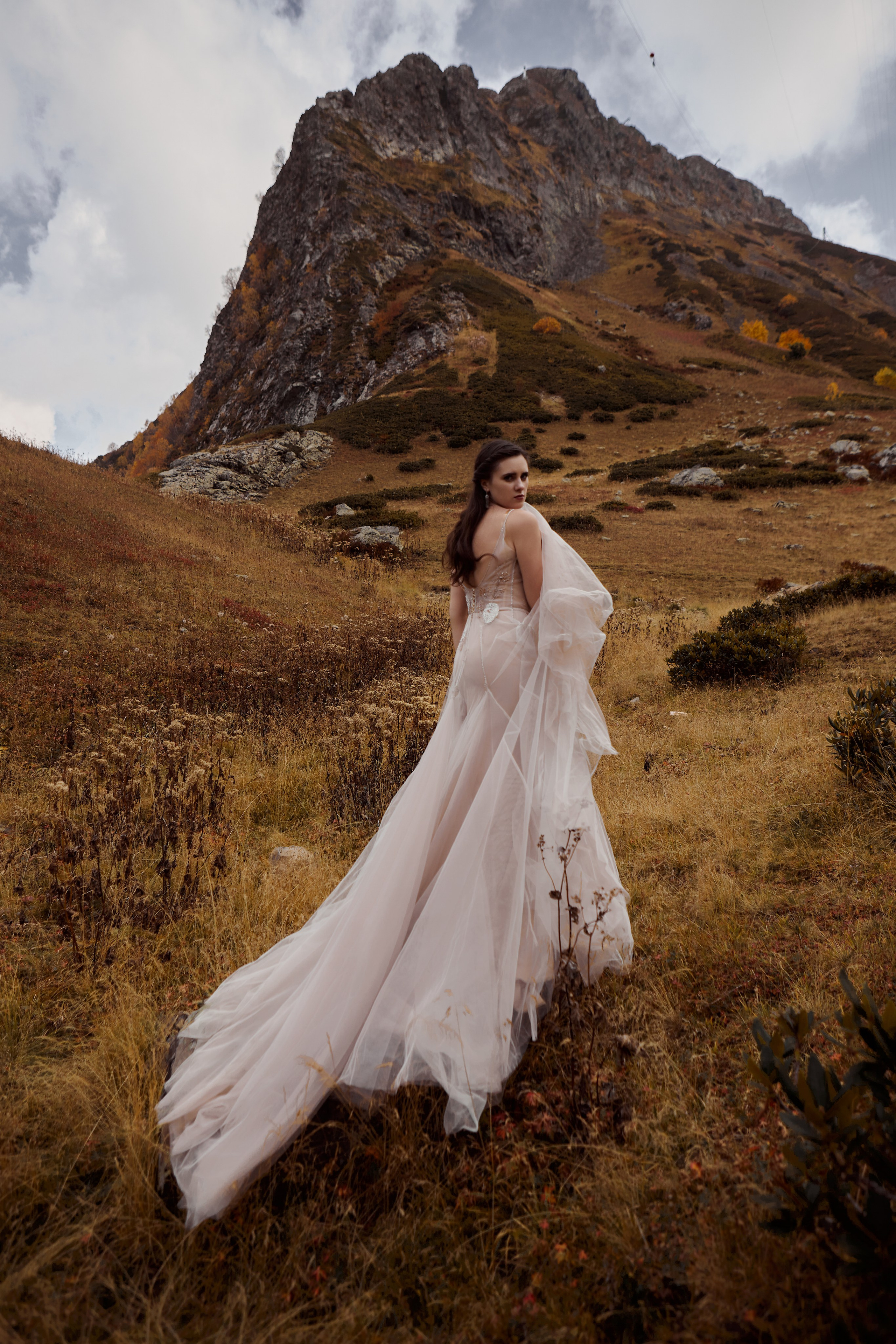 Свадебная фотосессия в горах. Свадебный и семейный фотограф в Сочи-Красной поляне Ларионова Анна