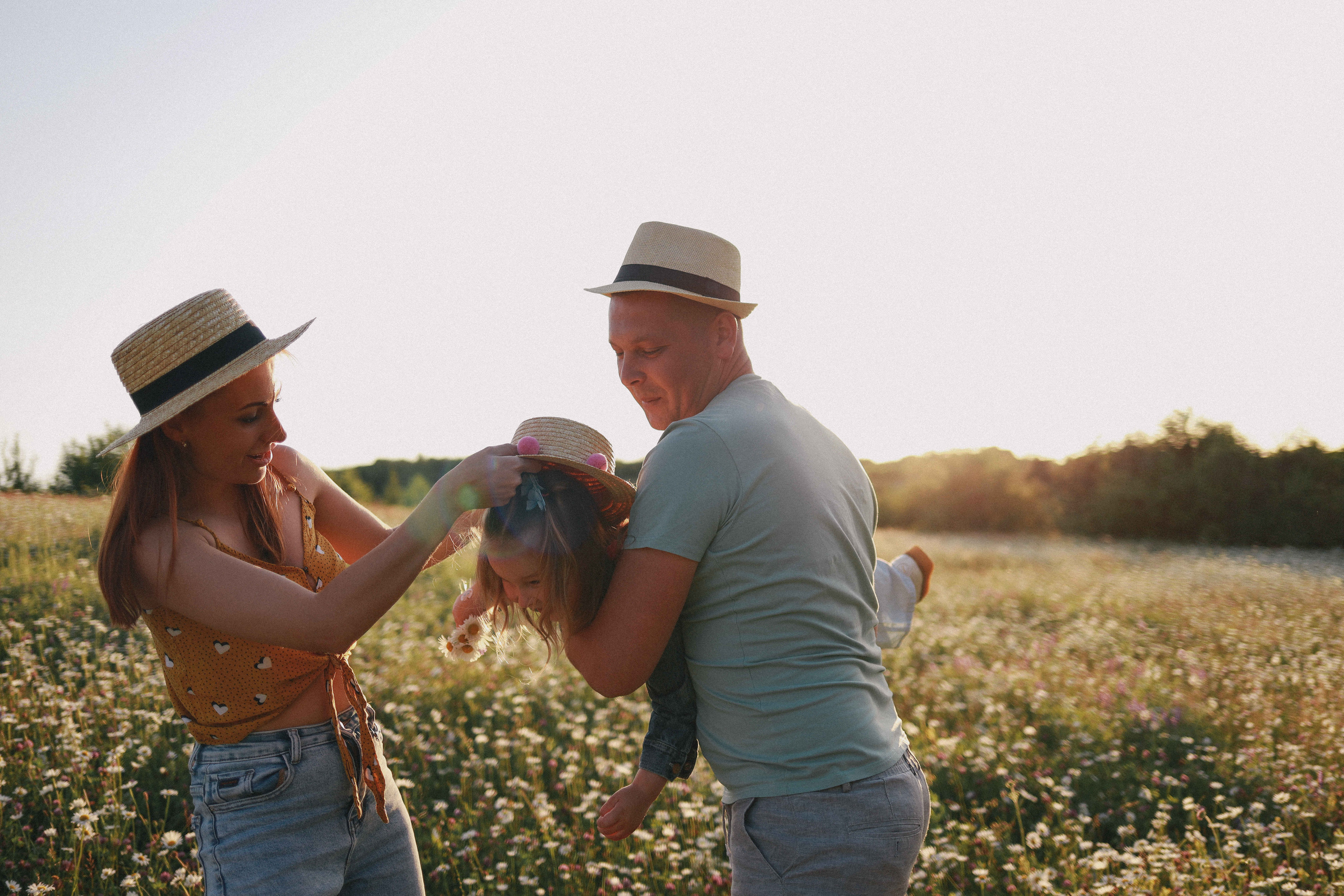 Согреты любовью и вечерним солнышком. Чудесная семья с открытой и чистой душой. Свадебный фотограф Мироманов Николай в Крыму