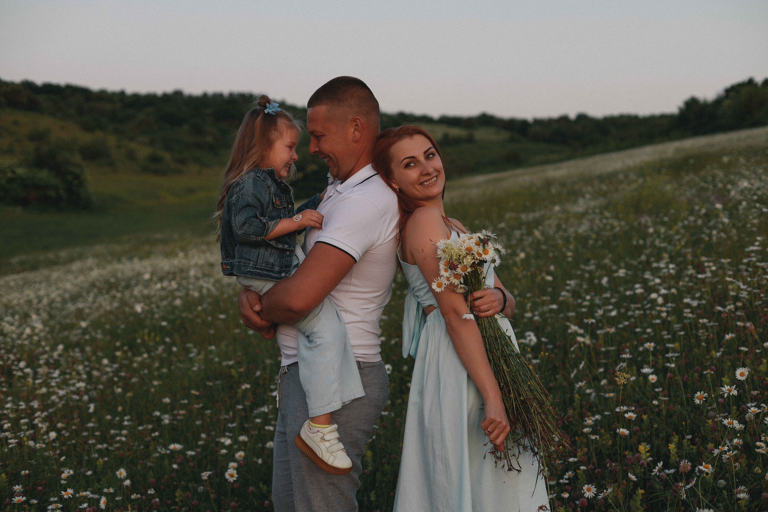 Согреты любовью и вечерним солнышком. Чудесная семья с открытой и чистой душой. Свадебный фотограф Мироманов Николай в Крыму