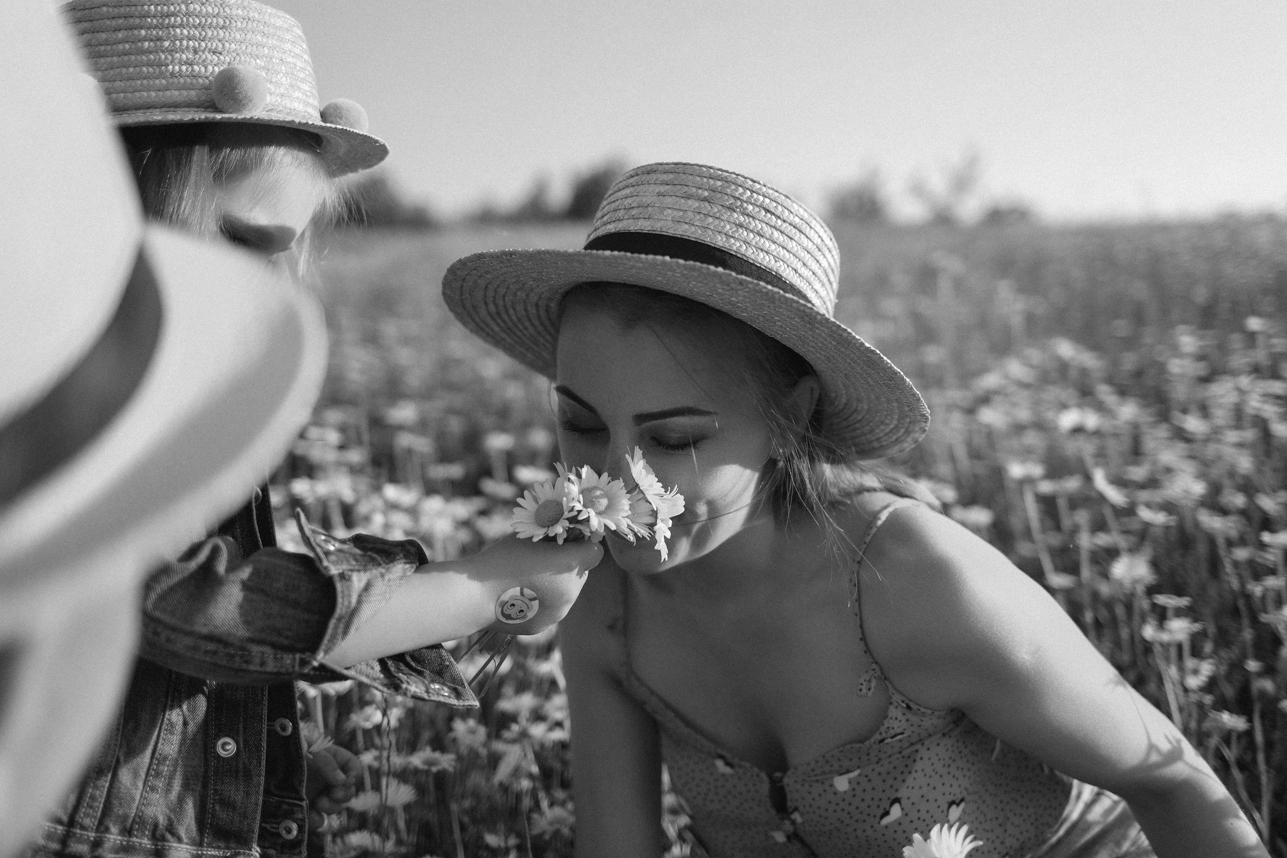 Согреты любовью и вечерним солнышком. Чудесная семья с открытой и чистой душой. Свадебный фотограф Мироманов Николай в Крыму