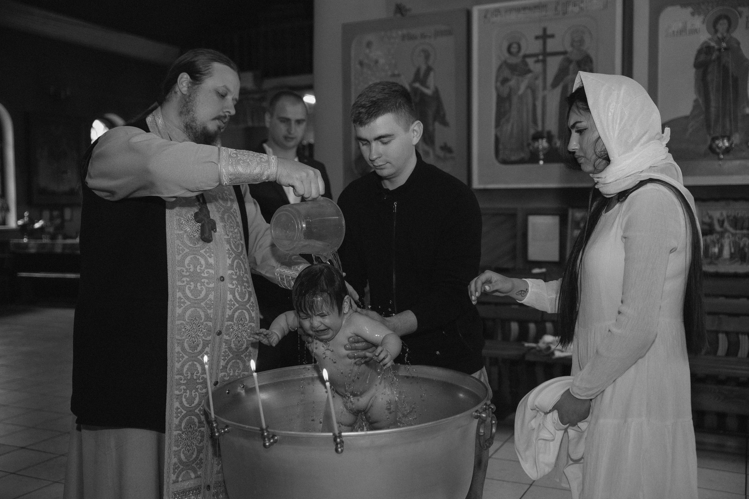 История крещения Алисы). Свадебный фотограф Мироманов Николай в Крыму