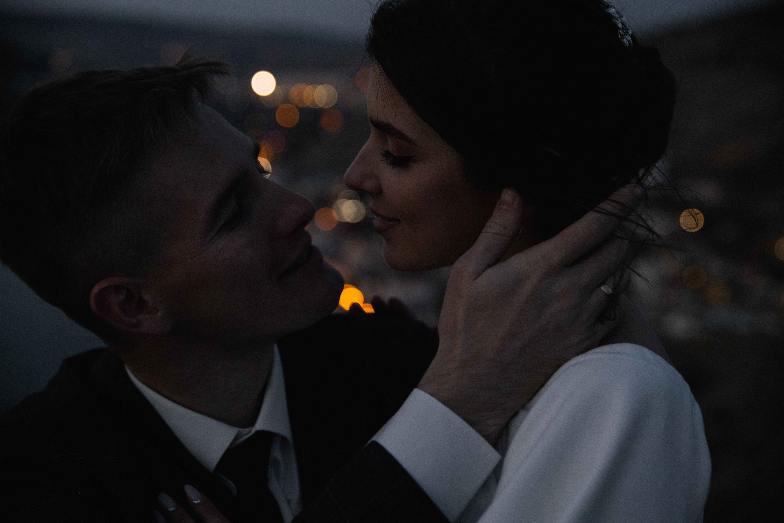 Нежность в каждом прикосновении. Свадебный фотограф Мироманов Николай в Крыму