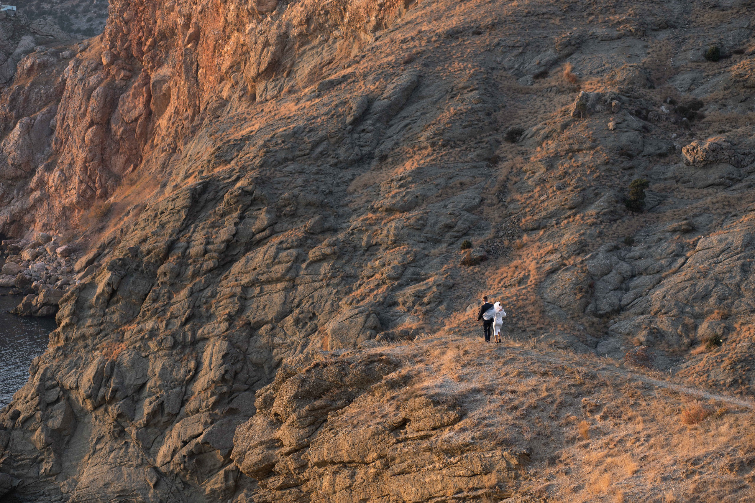 Нежность в каждом прикосновении. Свадебный фотограф Мироманов Николай в Крыму