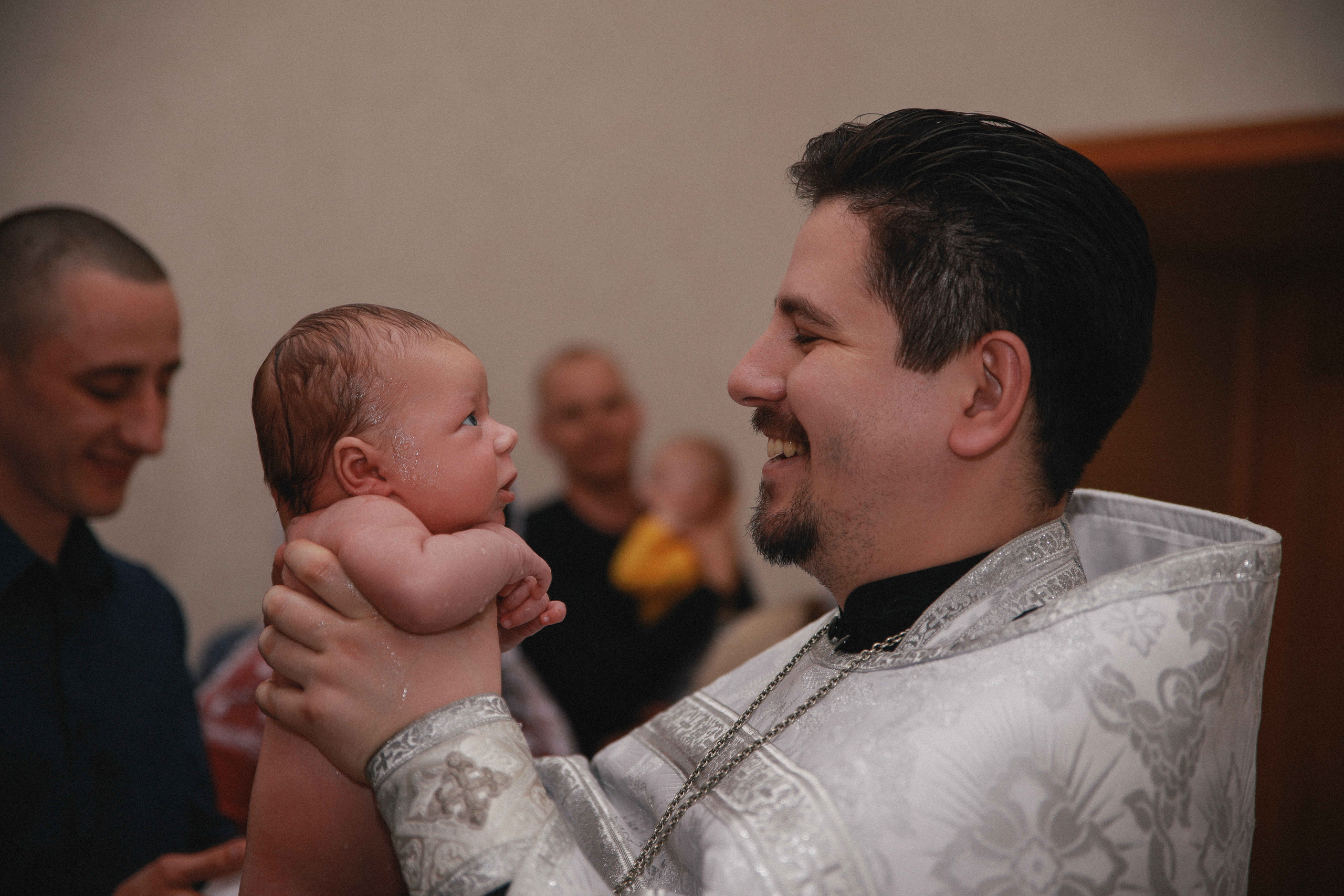 История крещения Артема. Свадебный фотограф Мироманов Николай в Крыму