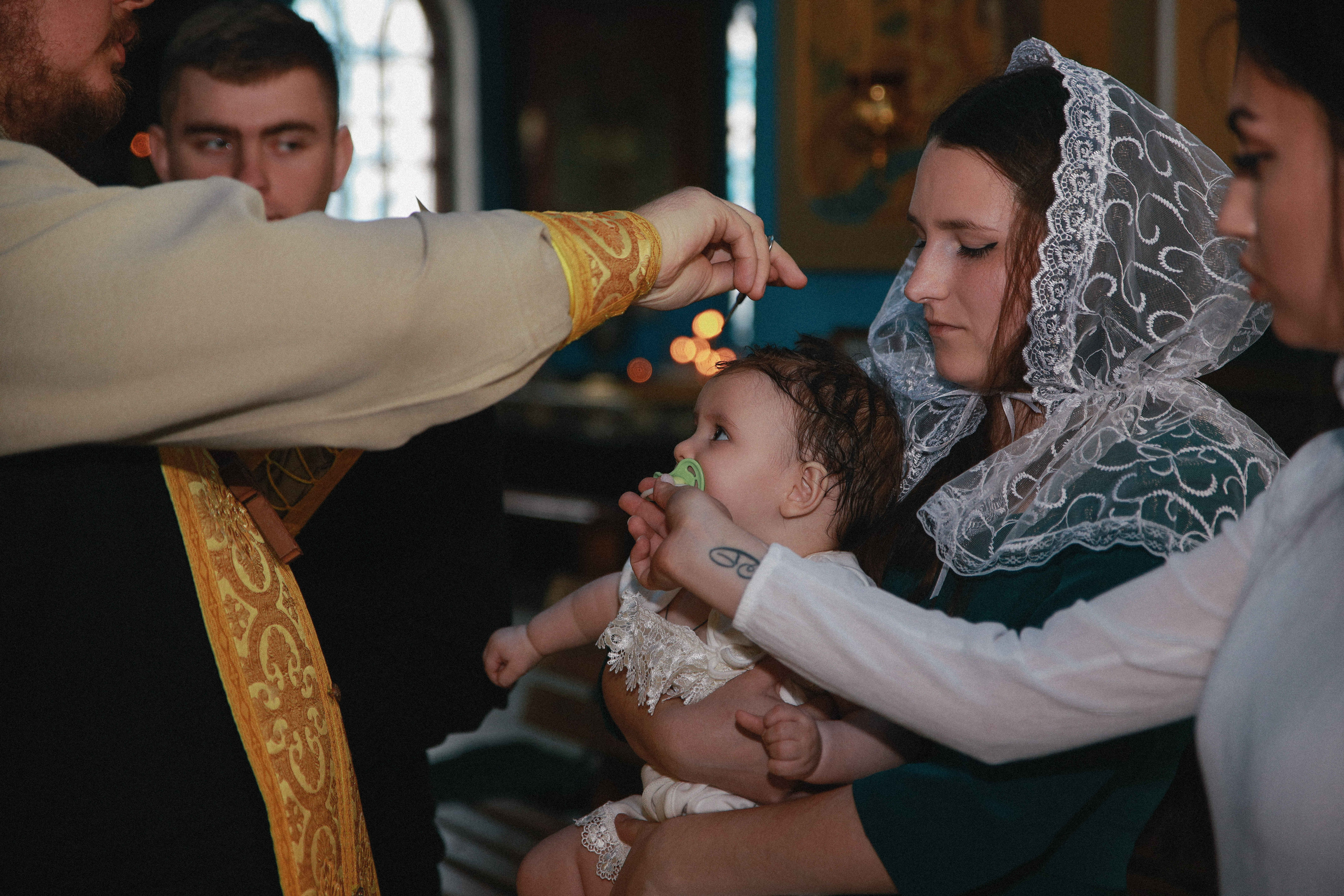 История крещения Алисы). Свадебный фотограф Мироманов Николай в Крыму