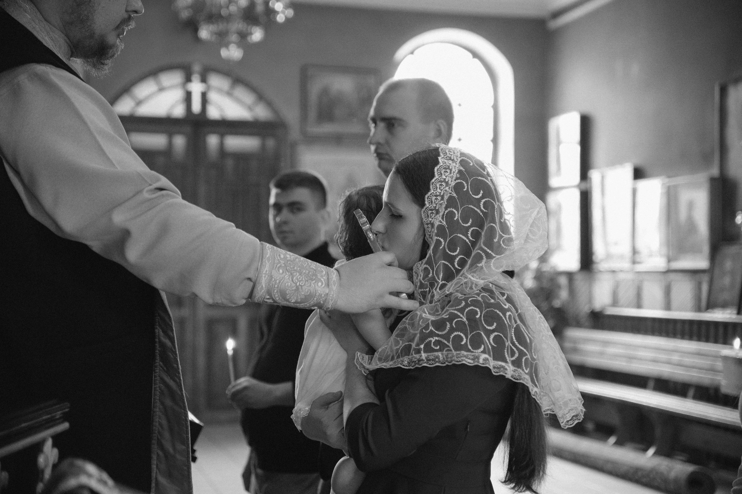 История крещения Алисы). Свадебный фотограф Мироманов Николай в Крыму