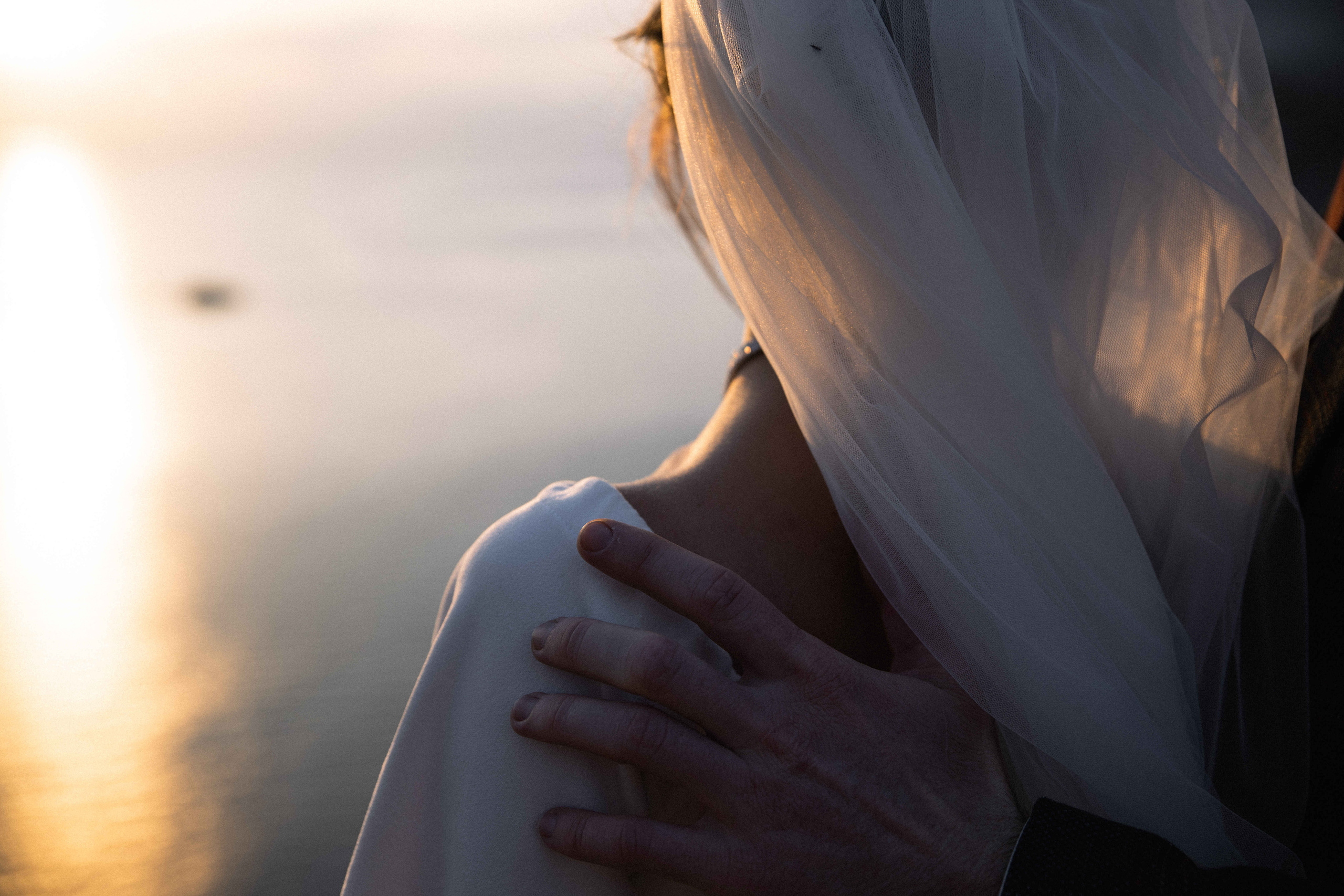 Нежность в каждом прикосновении. Свадебный фотограф Мироманов Николай в Крыму