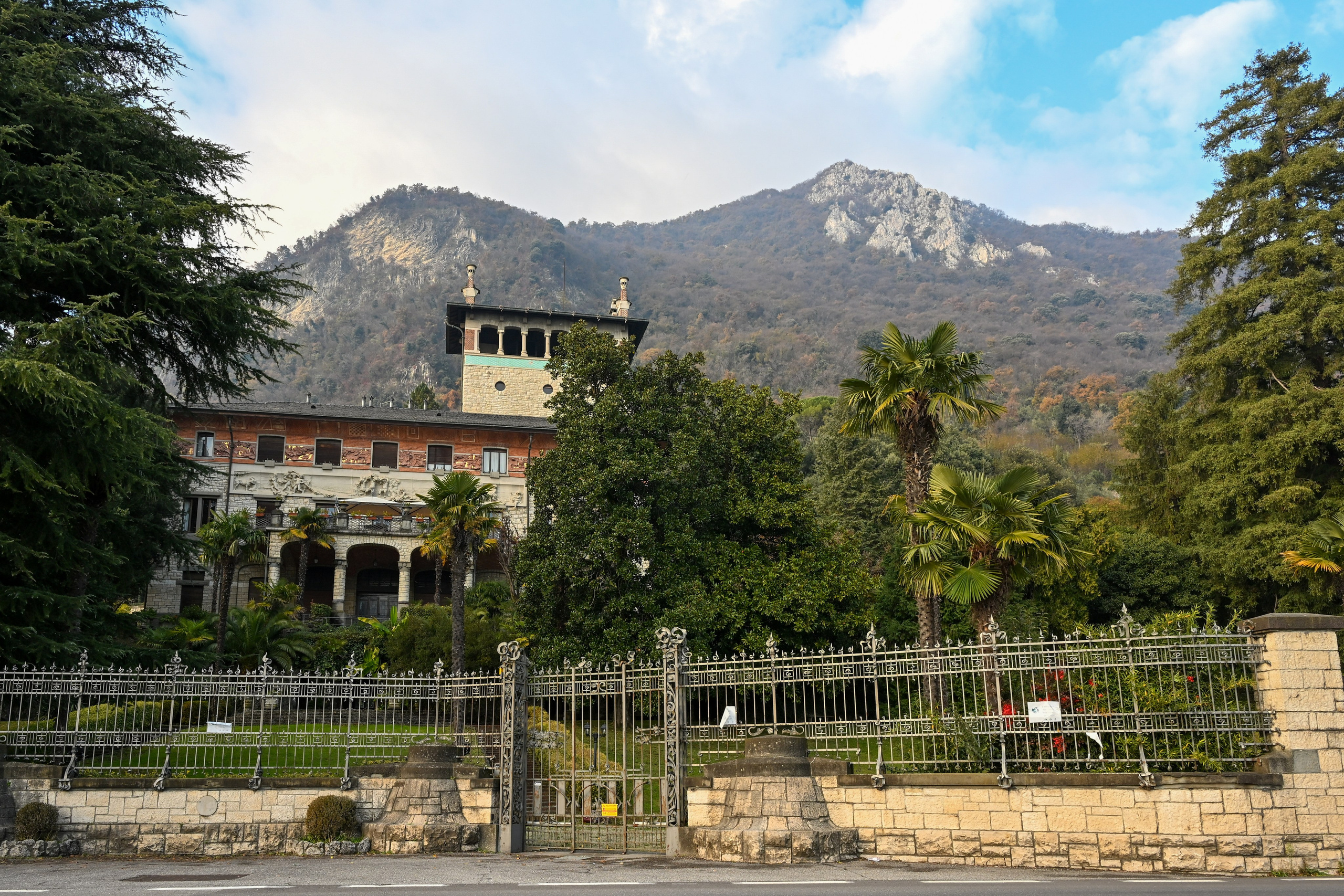 Lago d'iseo and hotel. Фотограф Минск