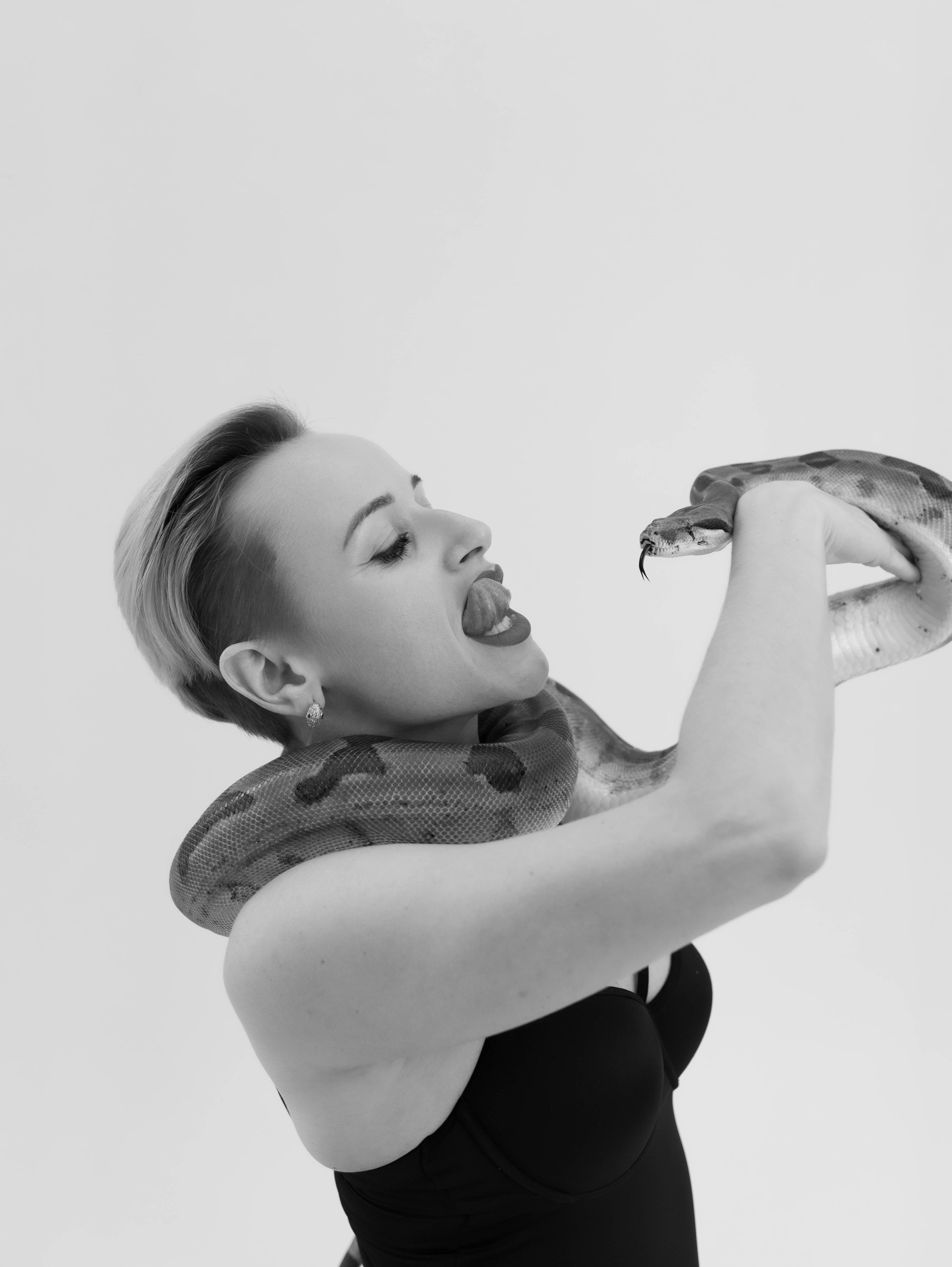 Фотосессии со змейкой. Свадебный и семейный фотограф Виолетта в Липецке