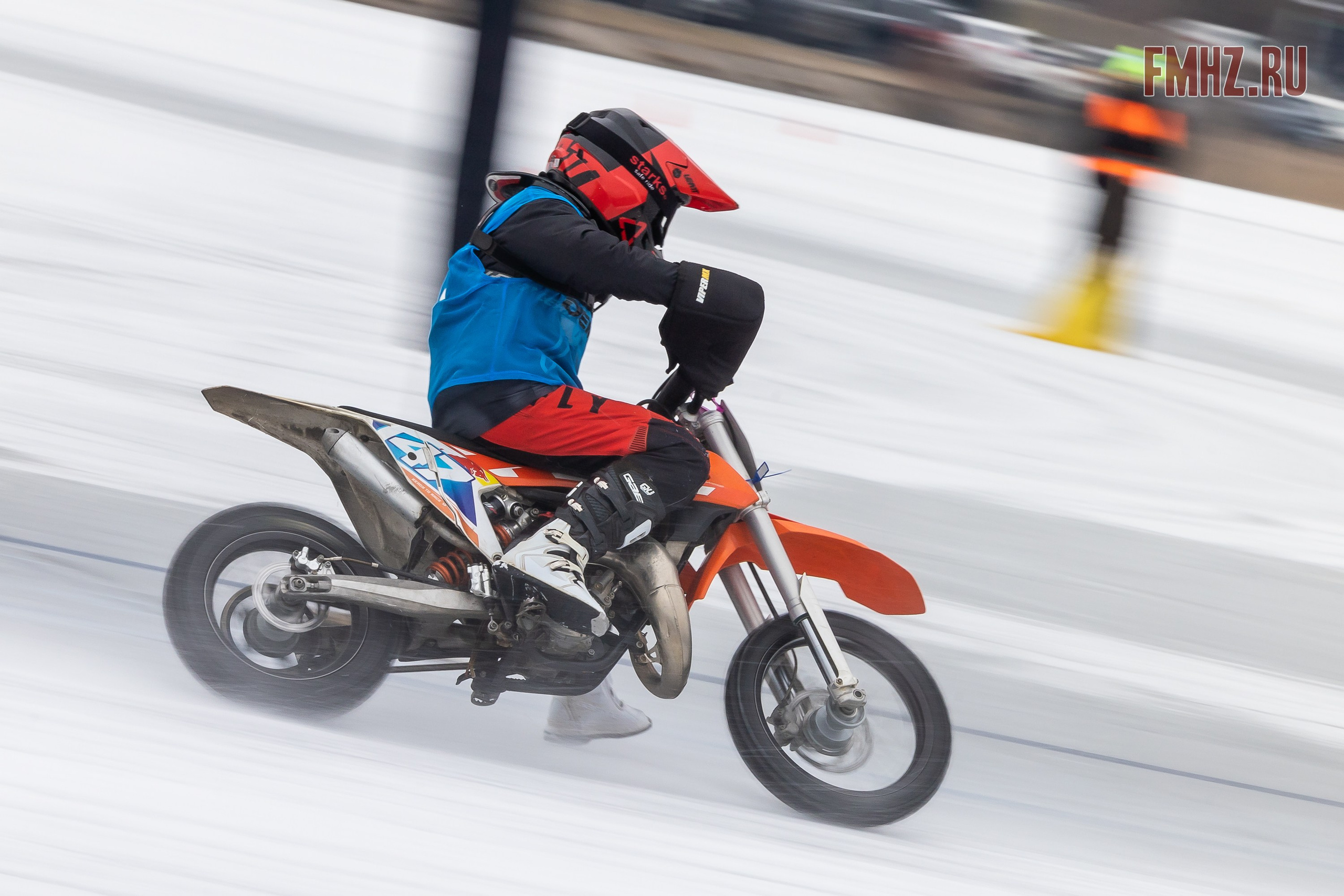 Первый этап Кубка МФР по мотокроссу на льду Большого Крылатского пруда в Москве. 8 февраля 2025 г. Фотограф Владимир Охрименко