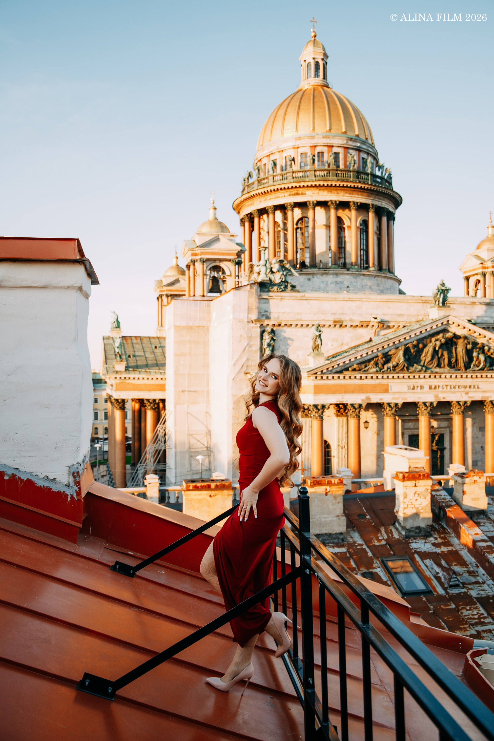 Фотосессия на крыше с видом на Исаакиевский собор. Фотограф в Санкт-Петербурге Alina Film