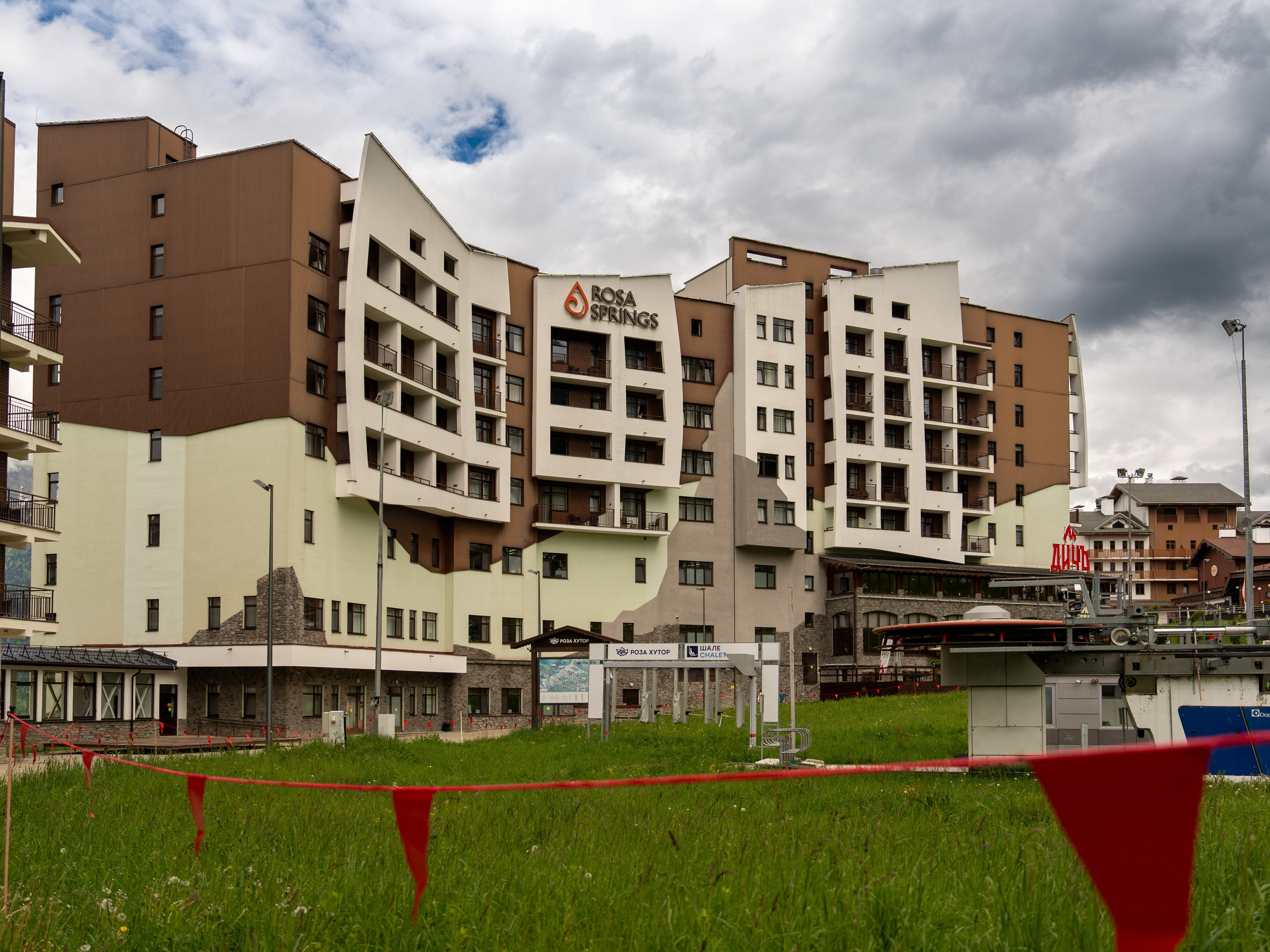 Шествие бессмертного полка 9 мая 2024 Rosa Springs. Репортажный фотограф в Красной Поляне и Сочи Павлюченко Екатерина