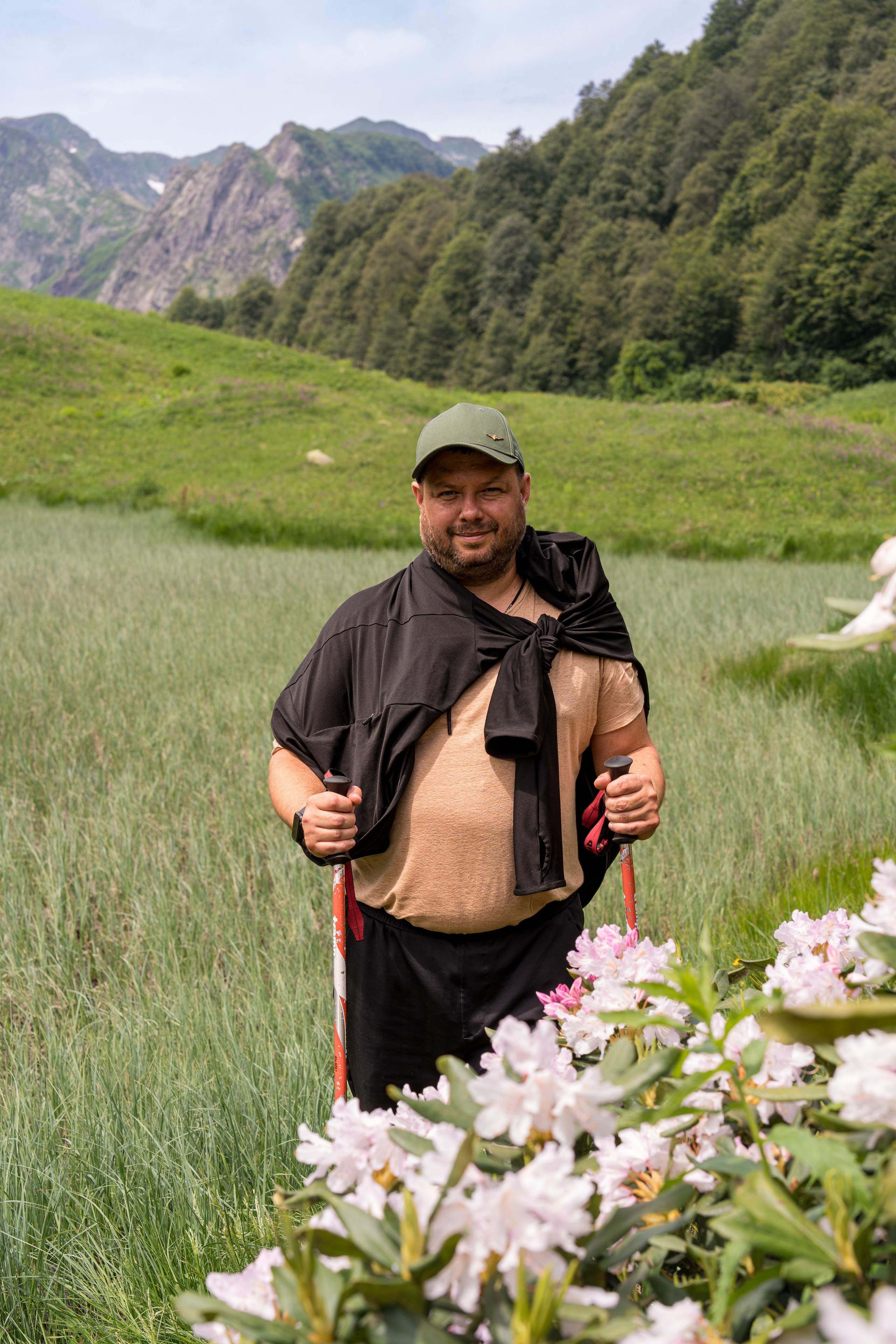 MICE мероприятие для компании «Доставка морем»: хайкинг к Ачипсинским водопадам. Репортажный фотограф в Красной Поляне и Сочи Павлюченко Екатерина