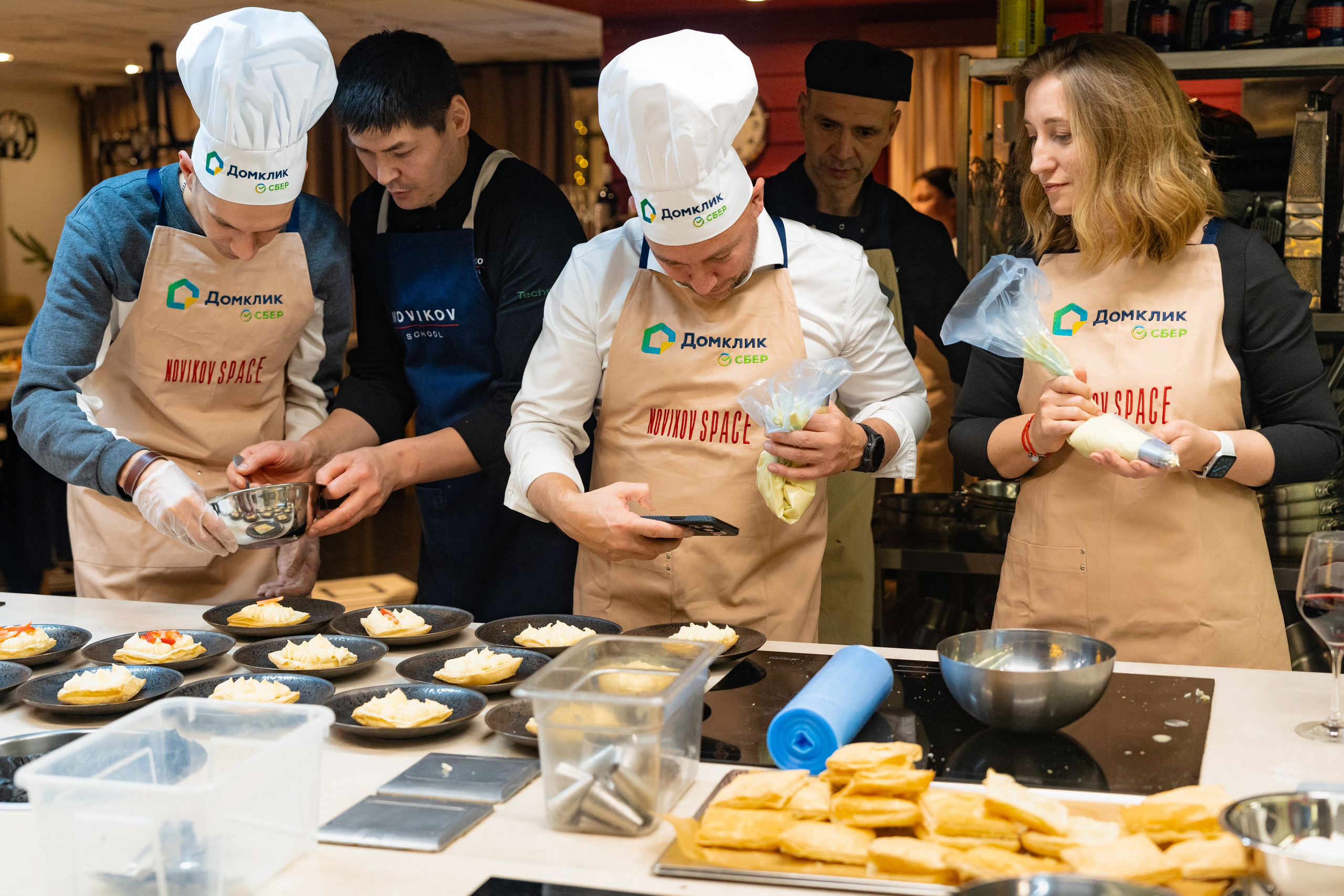 NOVIKOV SCHOOL — Умами зал. Фотограф Никита Комаров