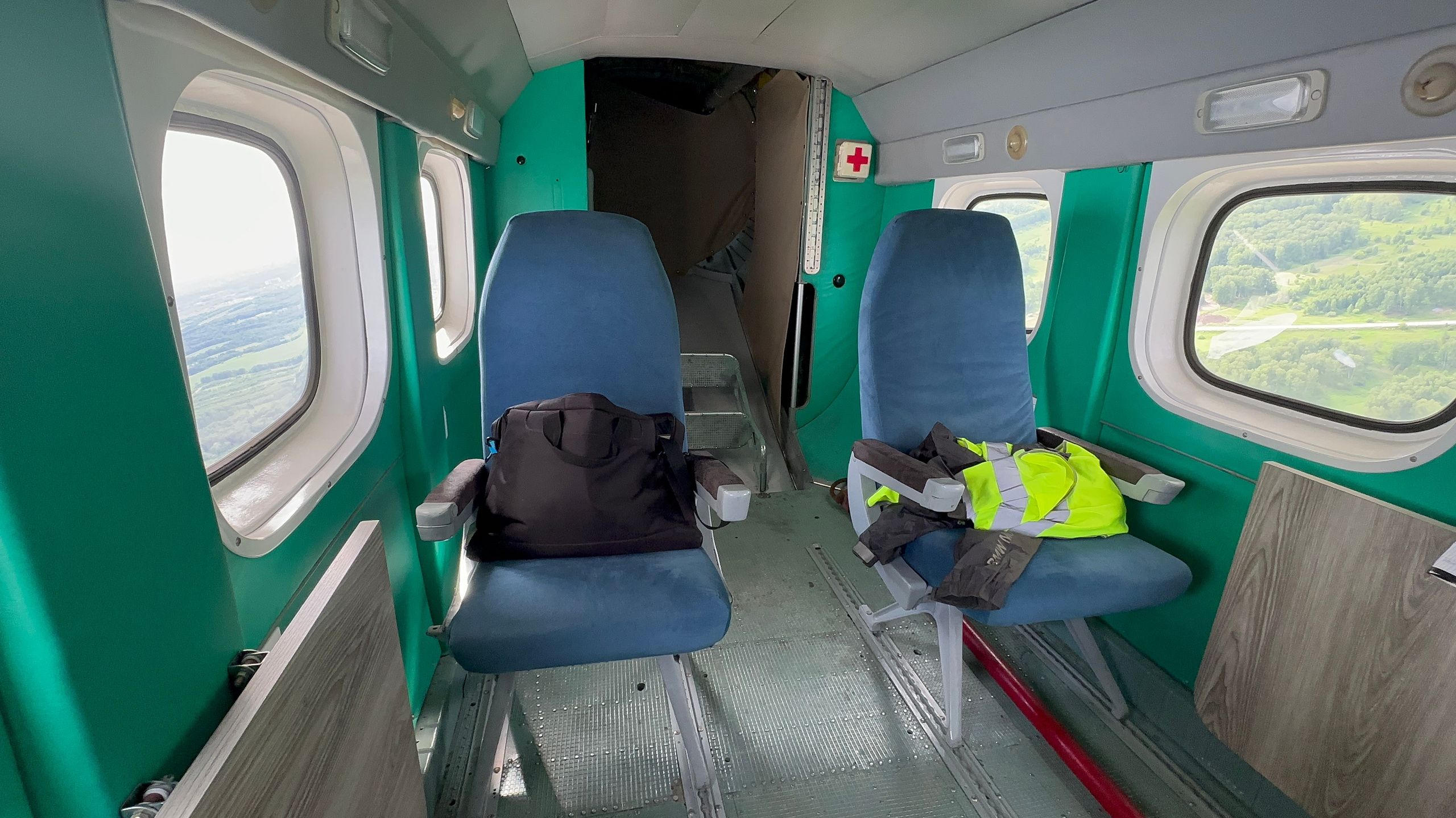 Перегон Ан-14 «Пчёлка» из Новосибирска в Красноярск (2023 г.). Фотоальбом показывающий увлекательный мир авиации и мир медведей Андрея Иванова