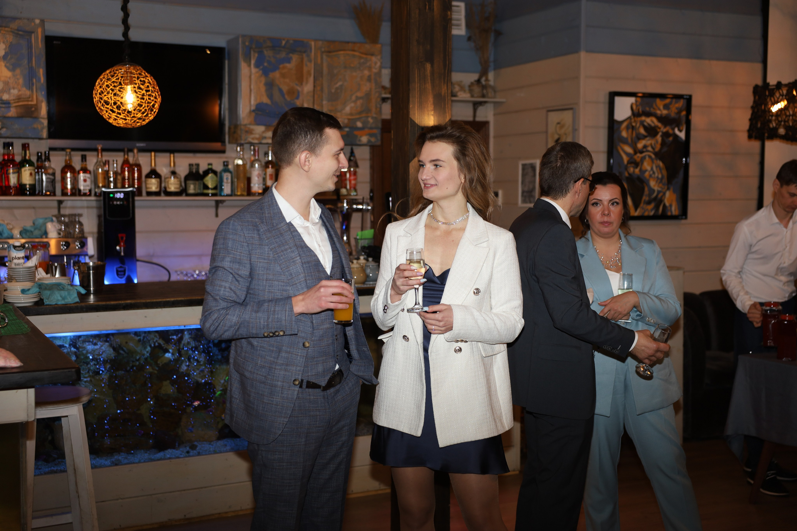 𝒜𝓇𝓉𝑒𝓂 & 𝐿𝓎𝓊𝓈𝓎𝒶 (𝓇𝑒𝓈𝓉𝒶𝓊𝓇𝒶𝓃𝓉). 𝑀𝑜𝓈𝒸𝑜𝓌. Свадебный фотограф в Санкт-Петербурге