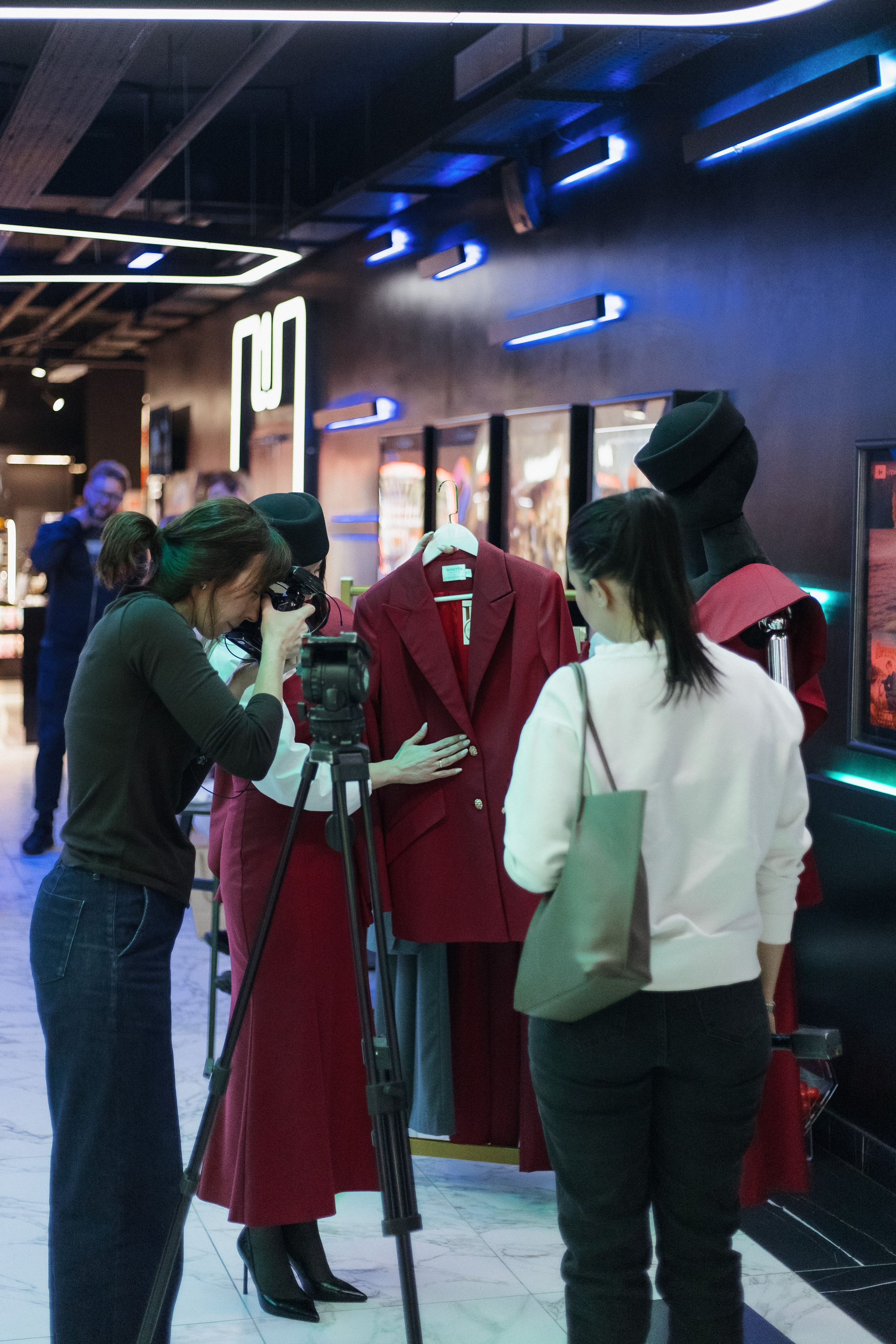 ФЭШН КОНФА. СВОИ. ФОТООТЧЕТЫ-СОБЫТИЯ-МЕСТА