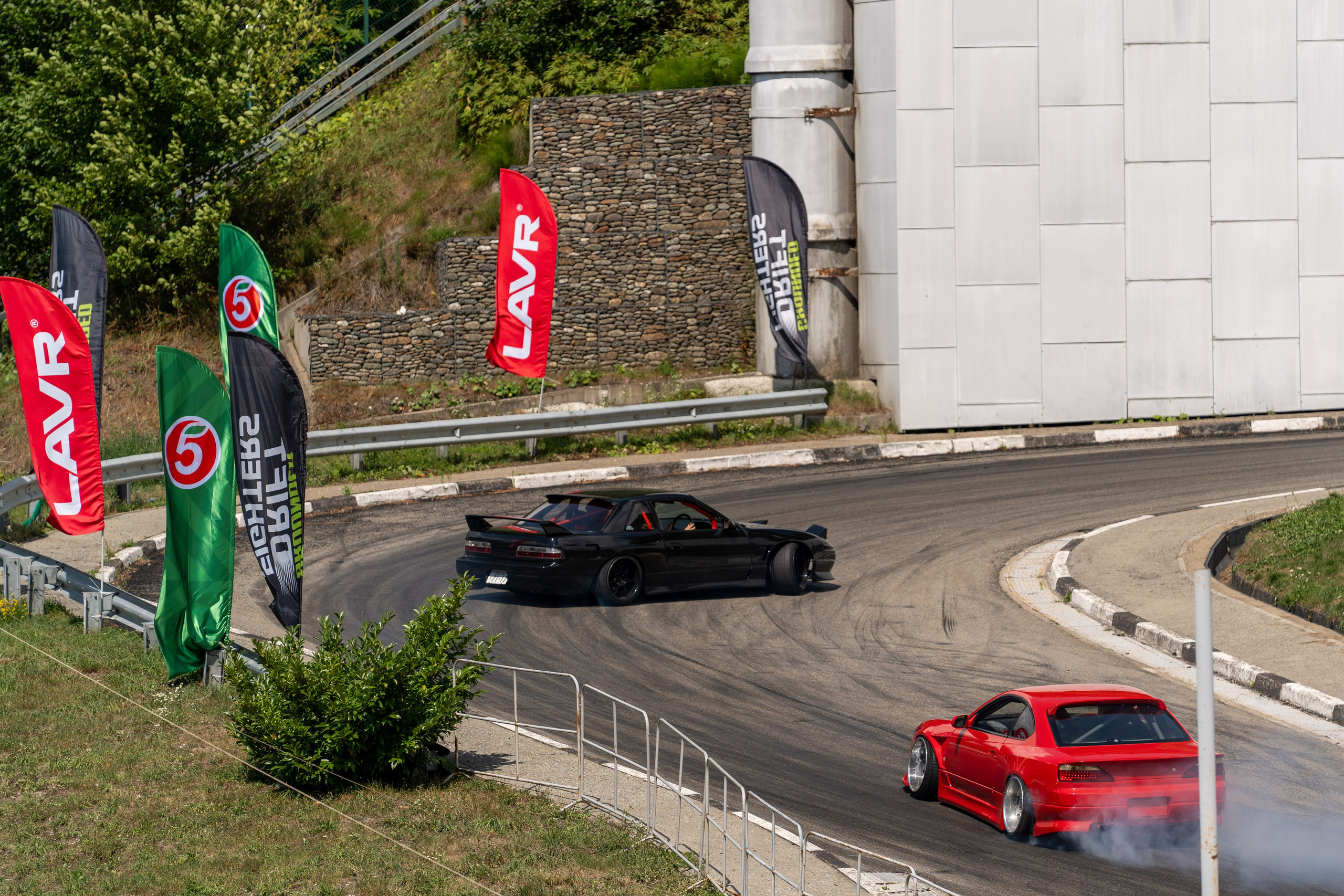 Фотоотчет партнеской интеграции для сети «Пятерочка» на фестивале «Grounded». Репортажный фотограф в Красной Поляне и Сочи Павлюченко Екатерина