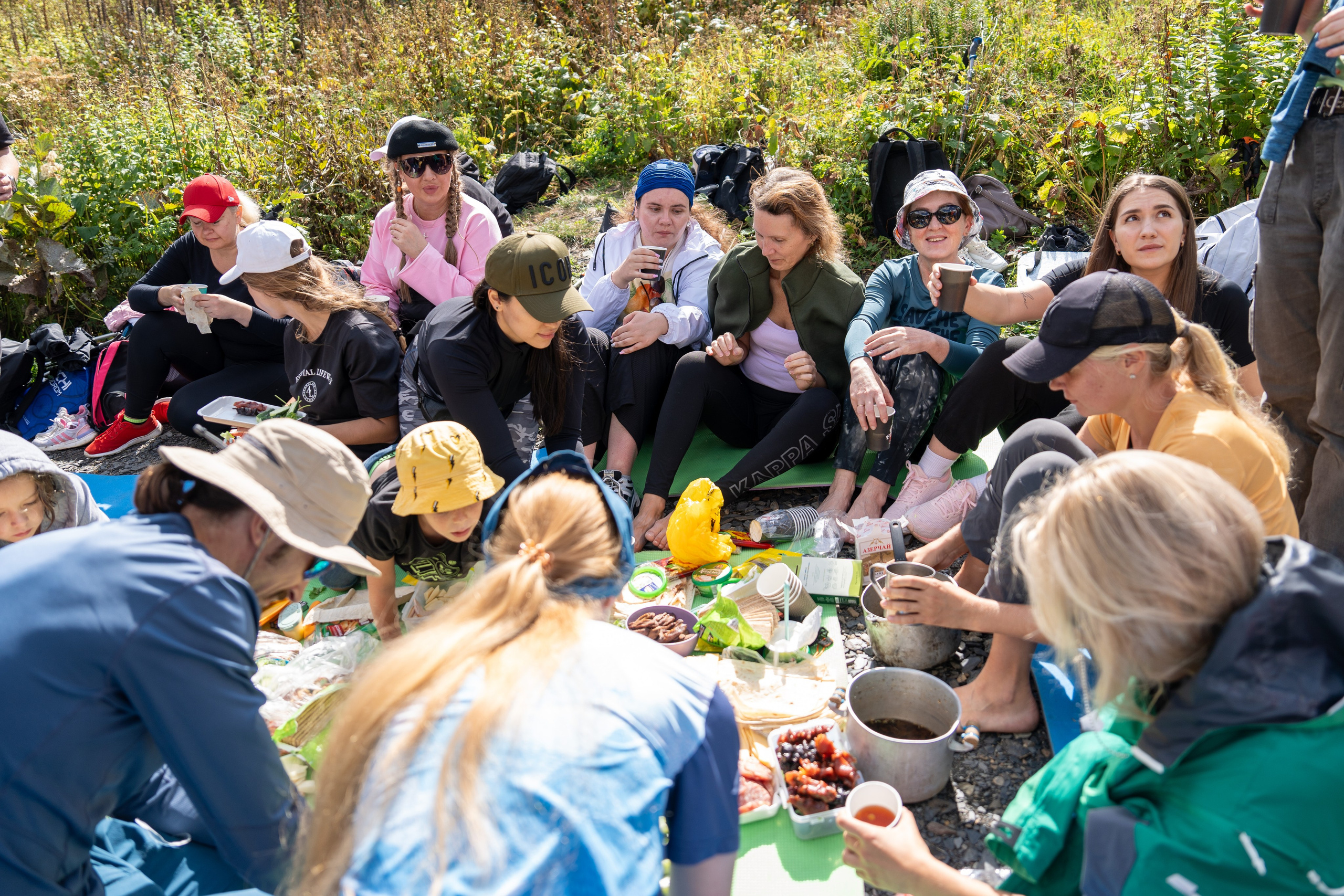 Поход для профсоюза курорта «Газпром Поляна» на Бзерпинский карниз. Репортажный фотограф в Красной Поляне и Сочи Павлюченко Екатерина