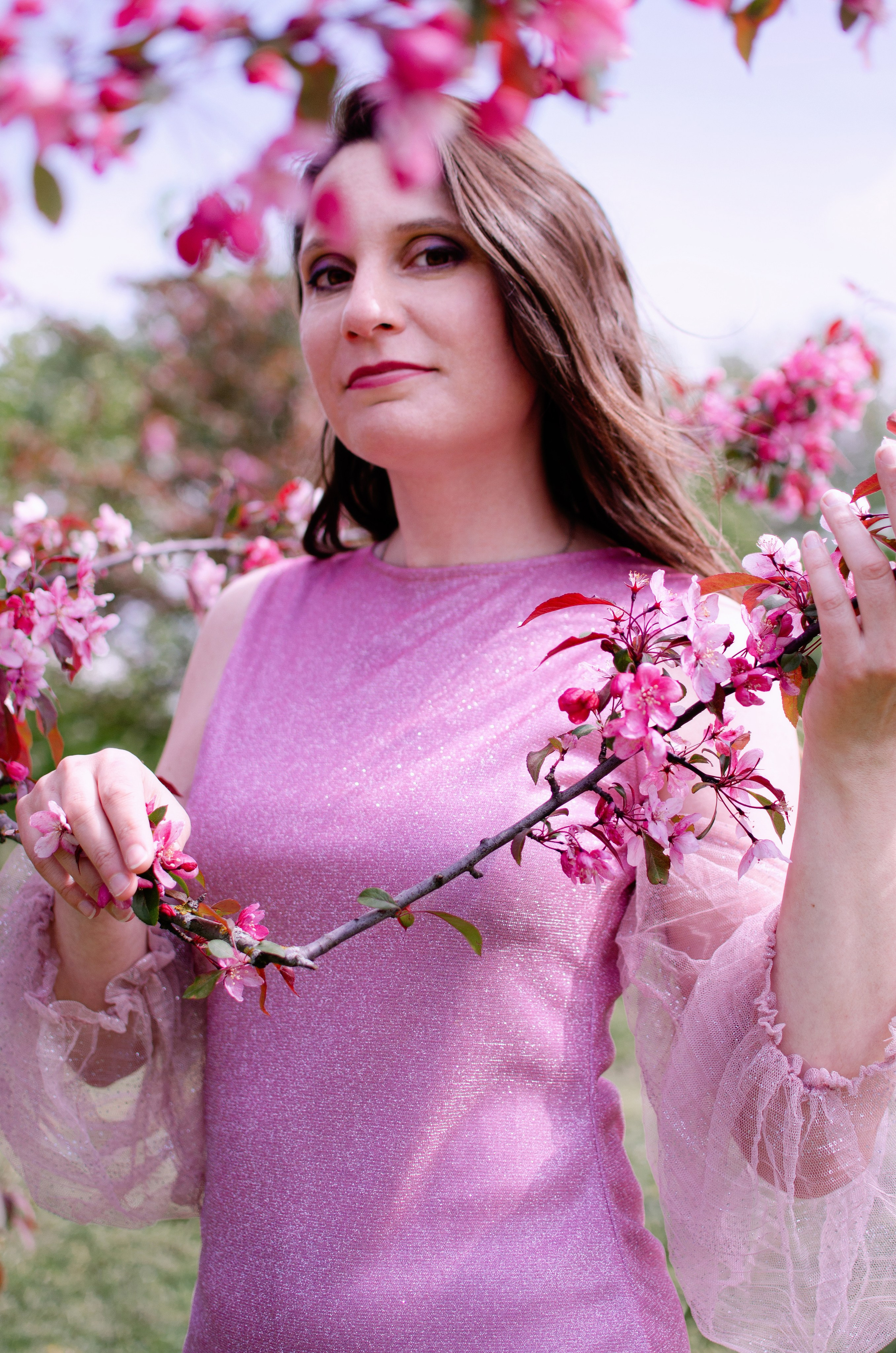 Фотосъемка в цветении для дизайнера платьев Н. Портретный и репортажный фотограф в Санкт-Петербурге Варвара Жукова