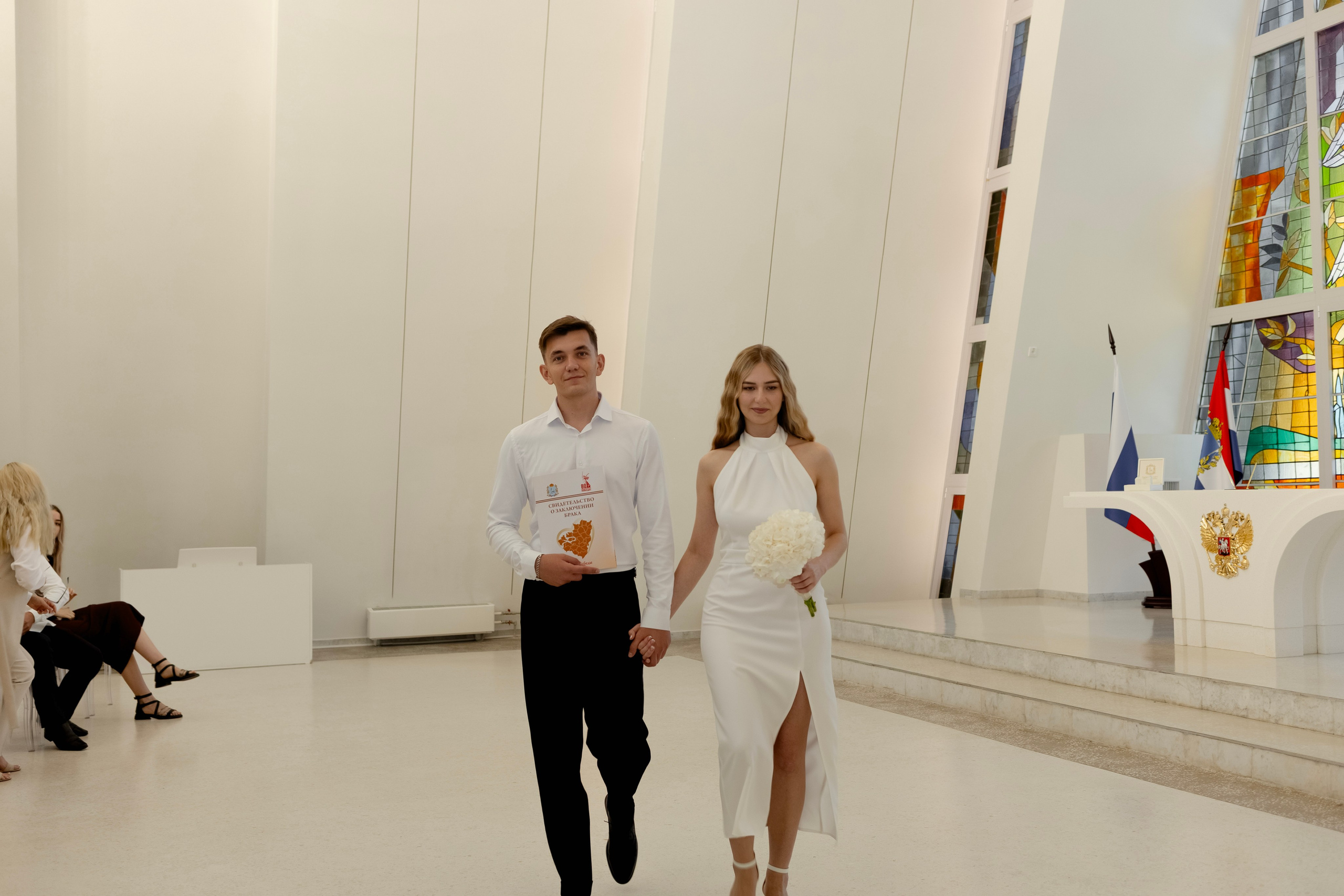 Торжественная регистрация в ЗАГСе. Свадебный фотограф Александра Попова