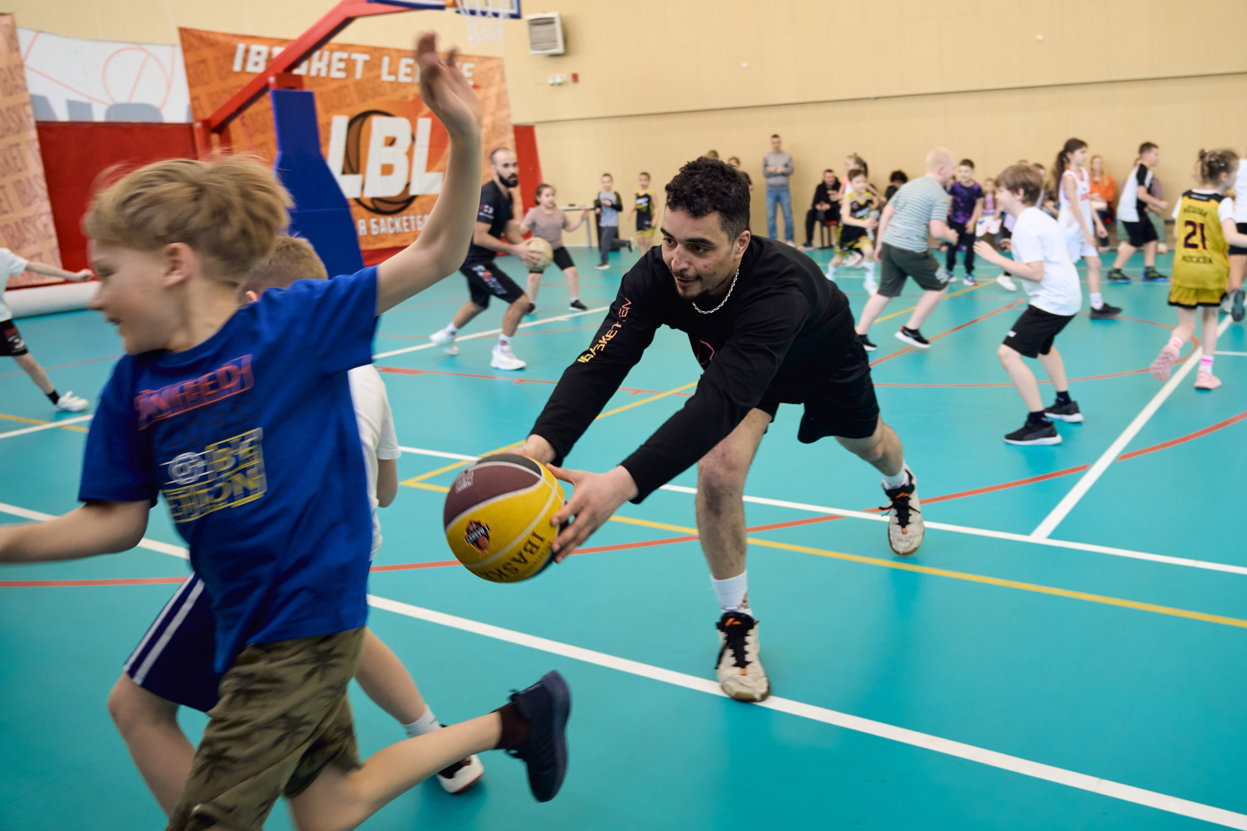 Репортаж с баскетбола (дети). Портретный и репортажный фотограф Вадим Эпов