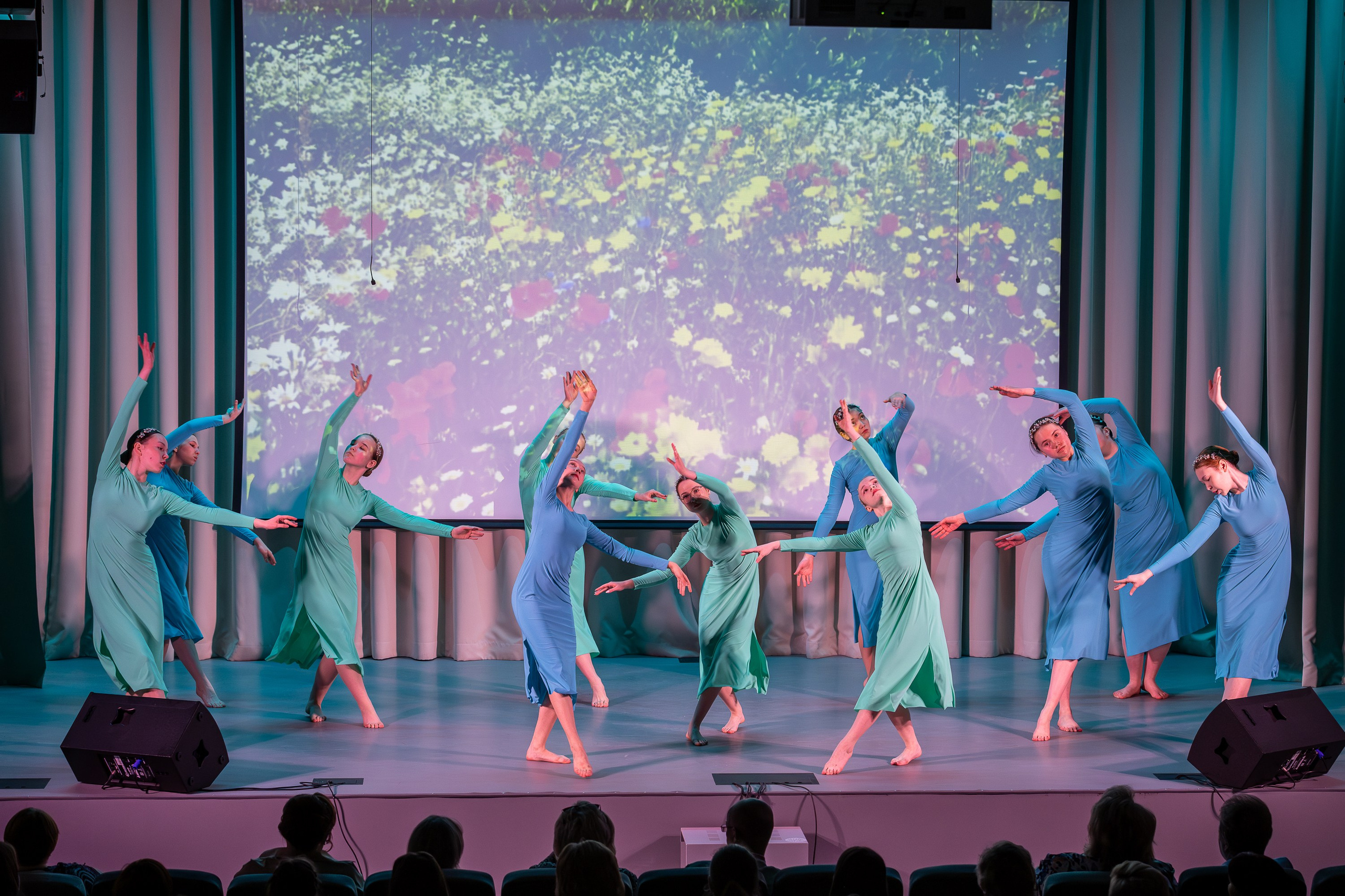 Фото и видео на выпускной в школе и детском саду. Свадебный, семейный видеограф и фотограф в Екатеринбурге Николай Рыков