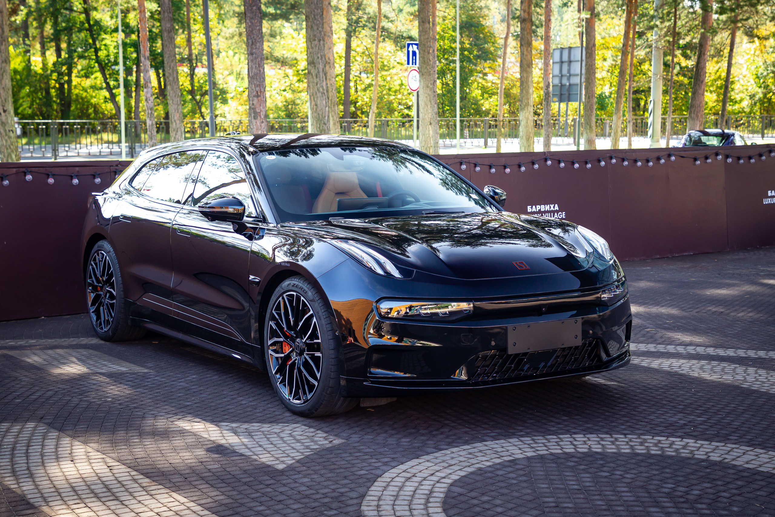 Профессиональная фотосъемка автомобилей в Москве и Московской области. Фотостудия в Москве LUXARTPHOTO