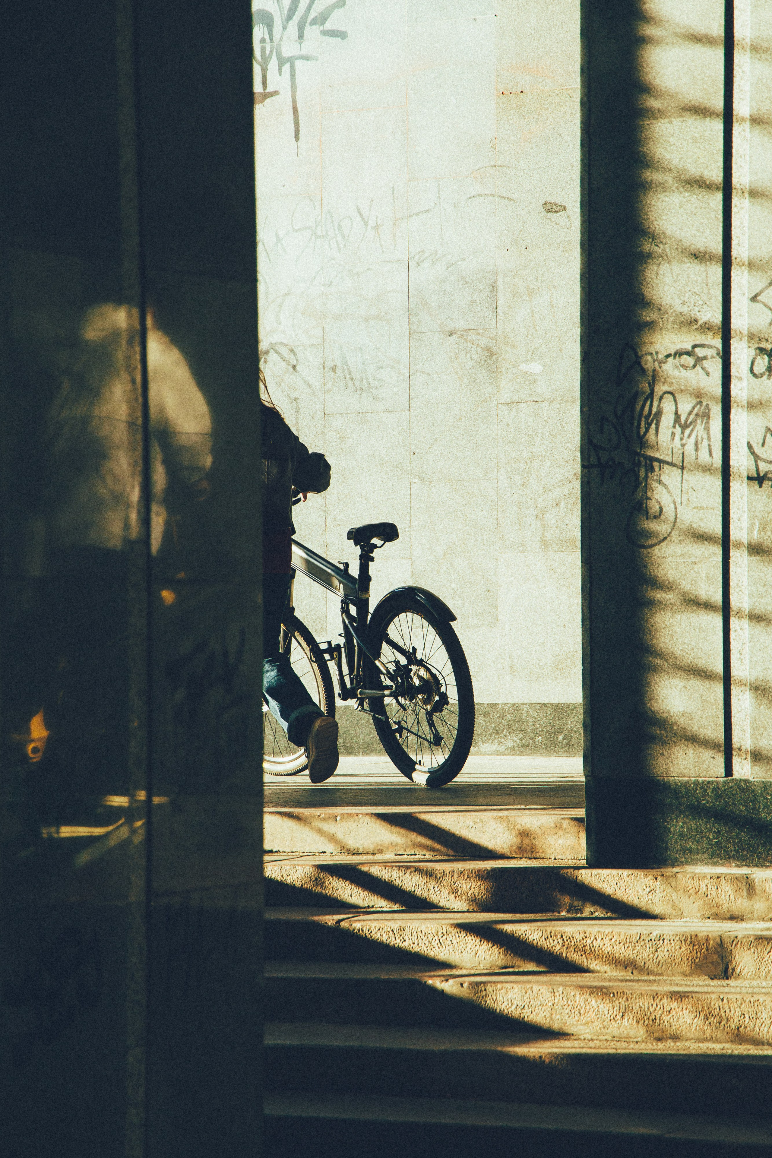 STREETSAGA — уличный фотограф в Москве. Стрит, портреты, путешествия и студийная съёмка