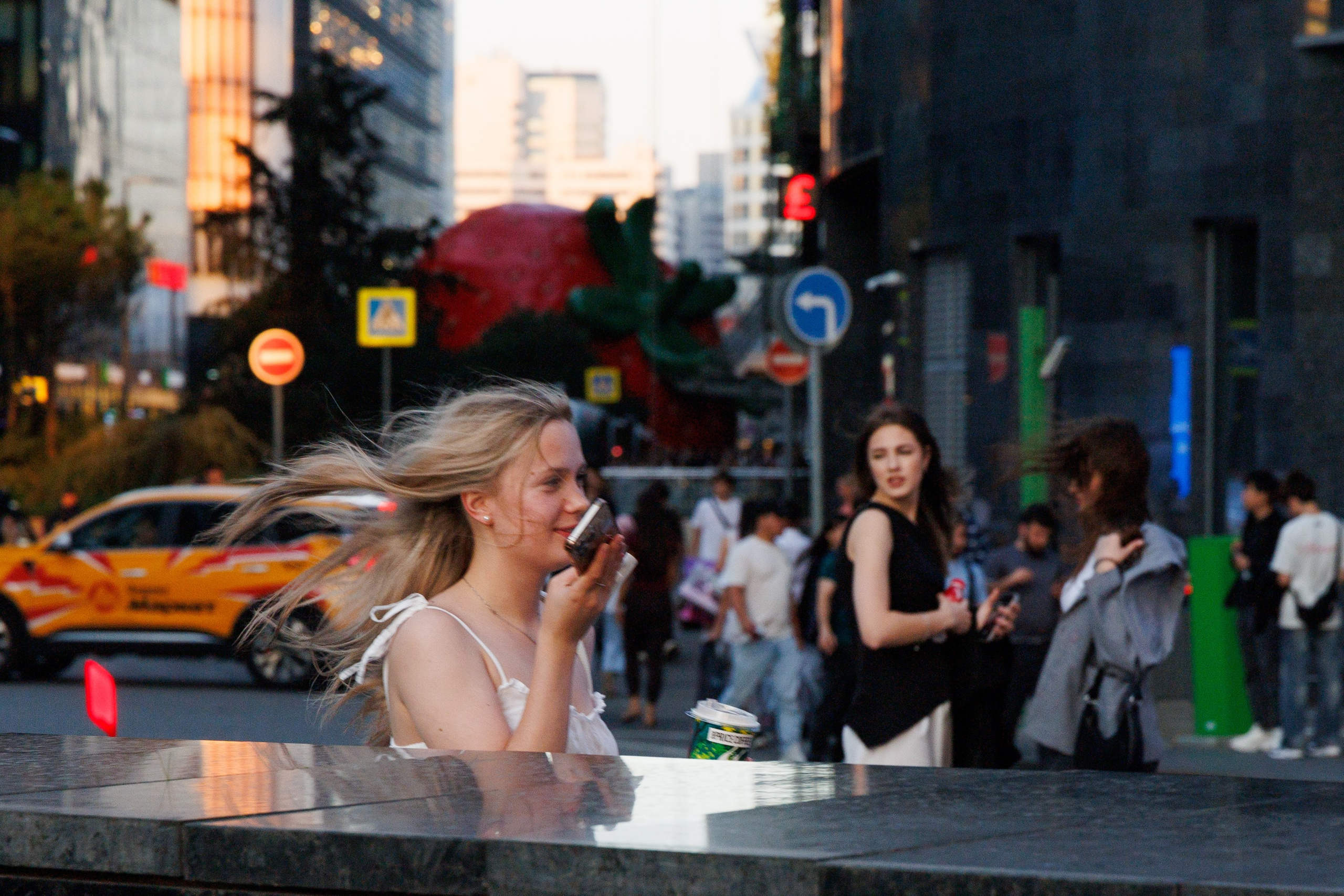 STREETSAGA — уличный фотограф в Москве. Стрит, портреты, путешествия и студийная съёмка