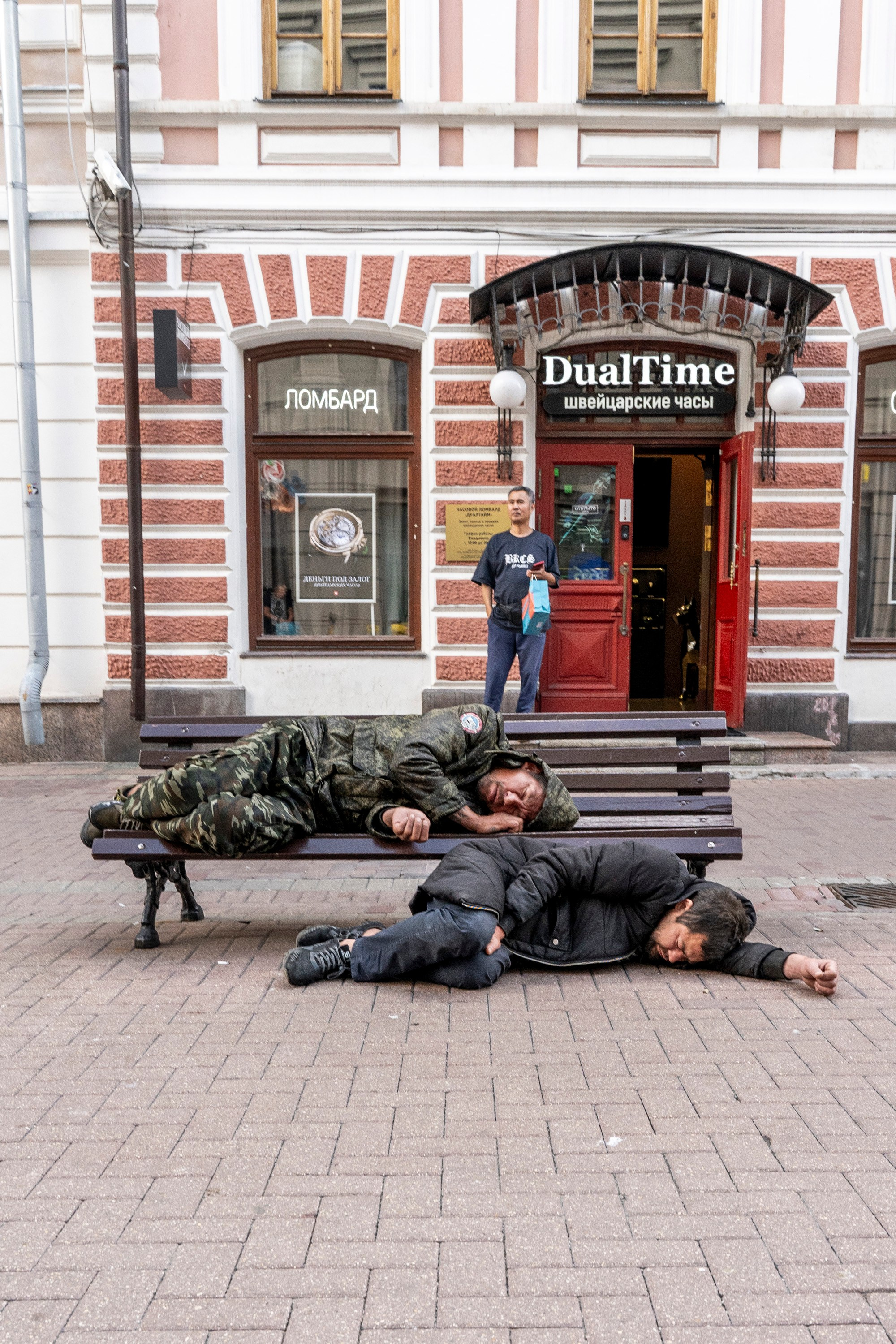 STREETSAGA — уличный фотограф в Москве. Стрит, портреты, путешествия и студийная съёмка