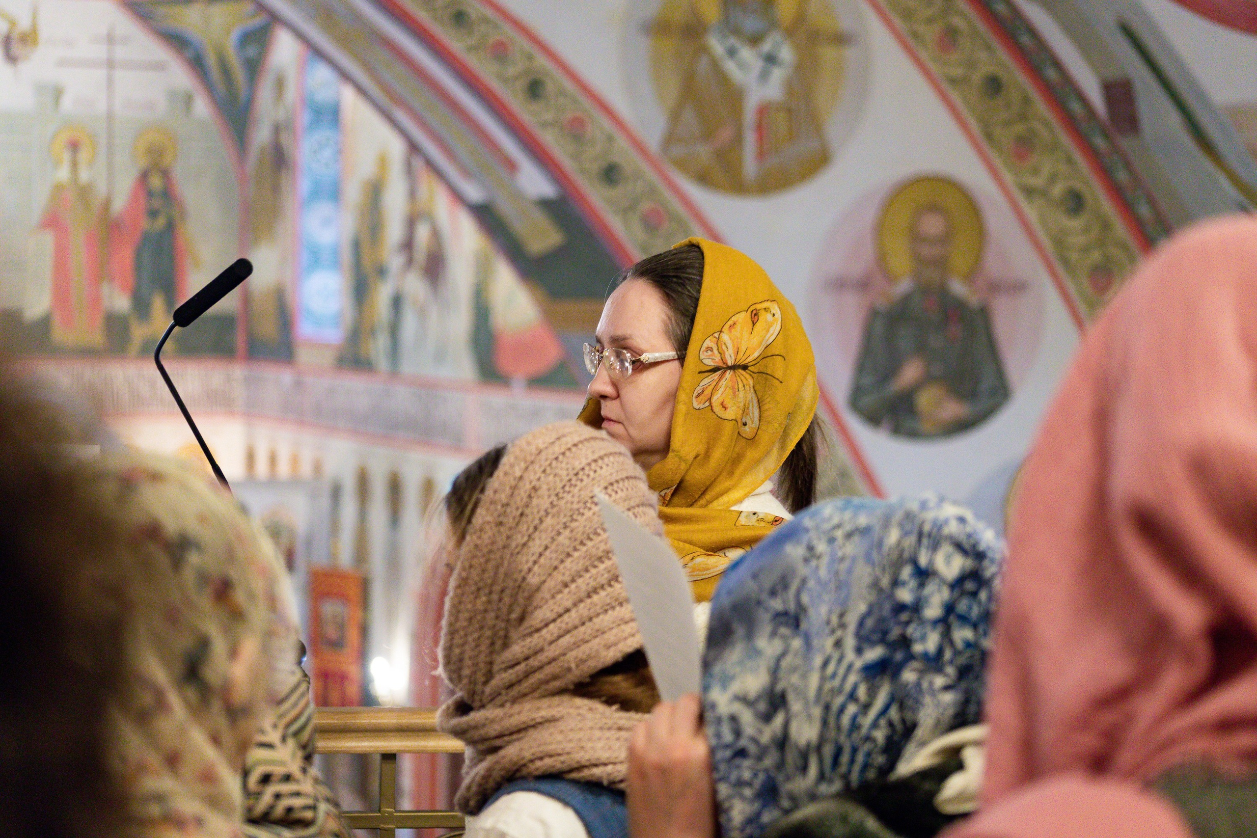Праздничное богослужение Святителю Николаю 19 декабря. Интерьерный фотограф в Москве Роман Потапов