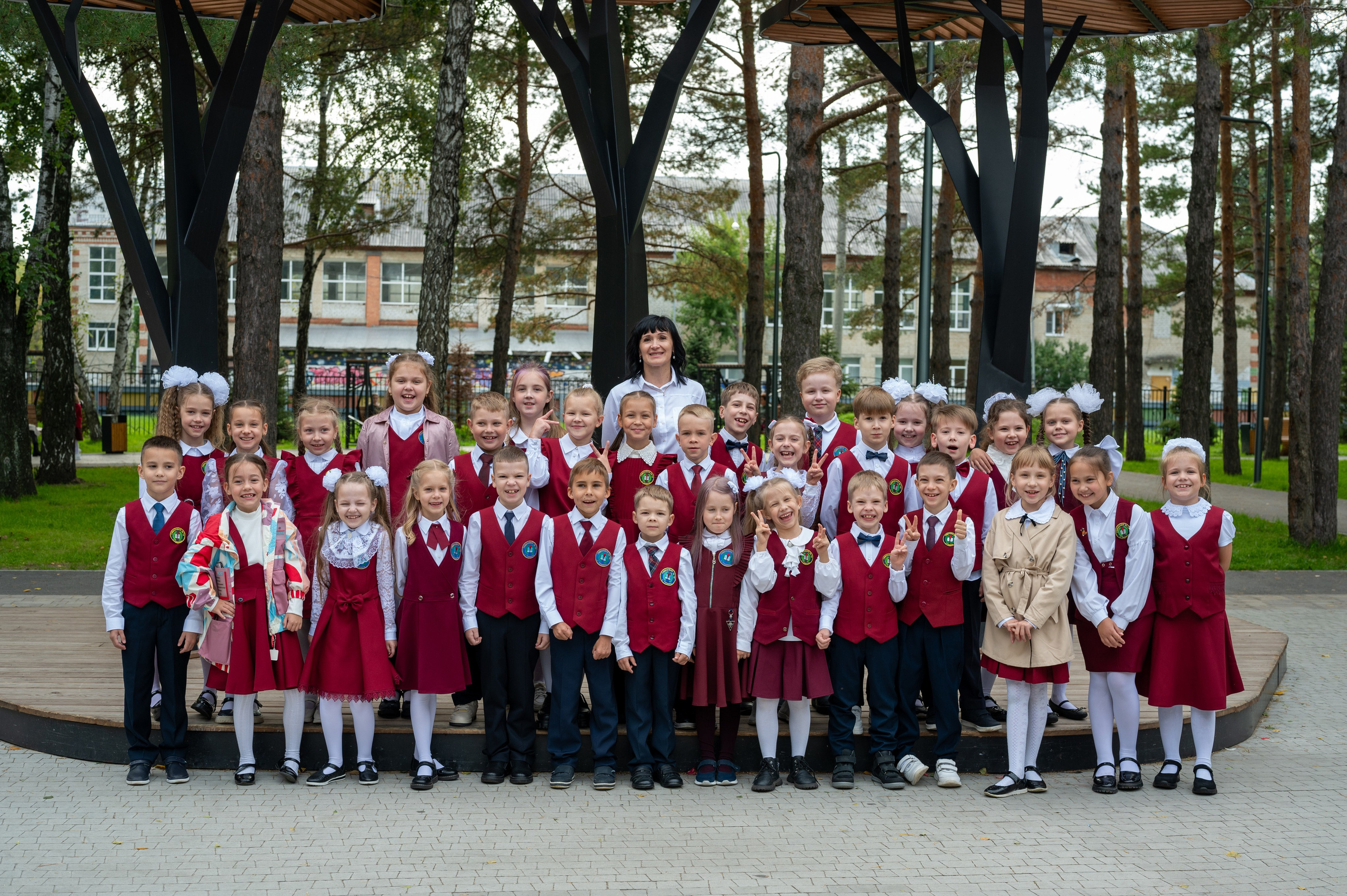 1 сентября 16 гимназия 2 класс (линейка + в классе+ на улице). Фотограф новорожденных, семейный детский в Тюмени Татьяна Морозова