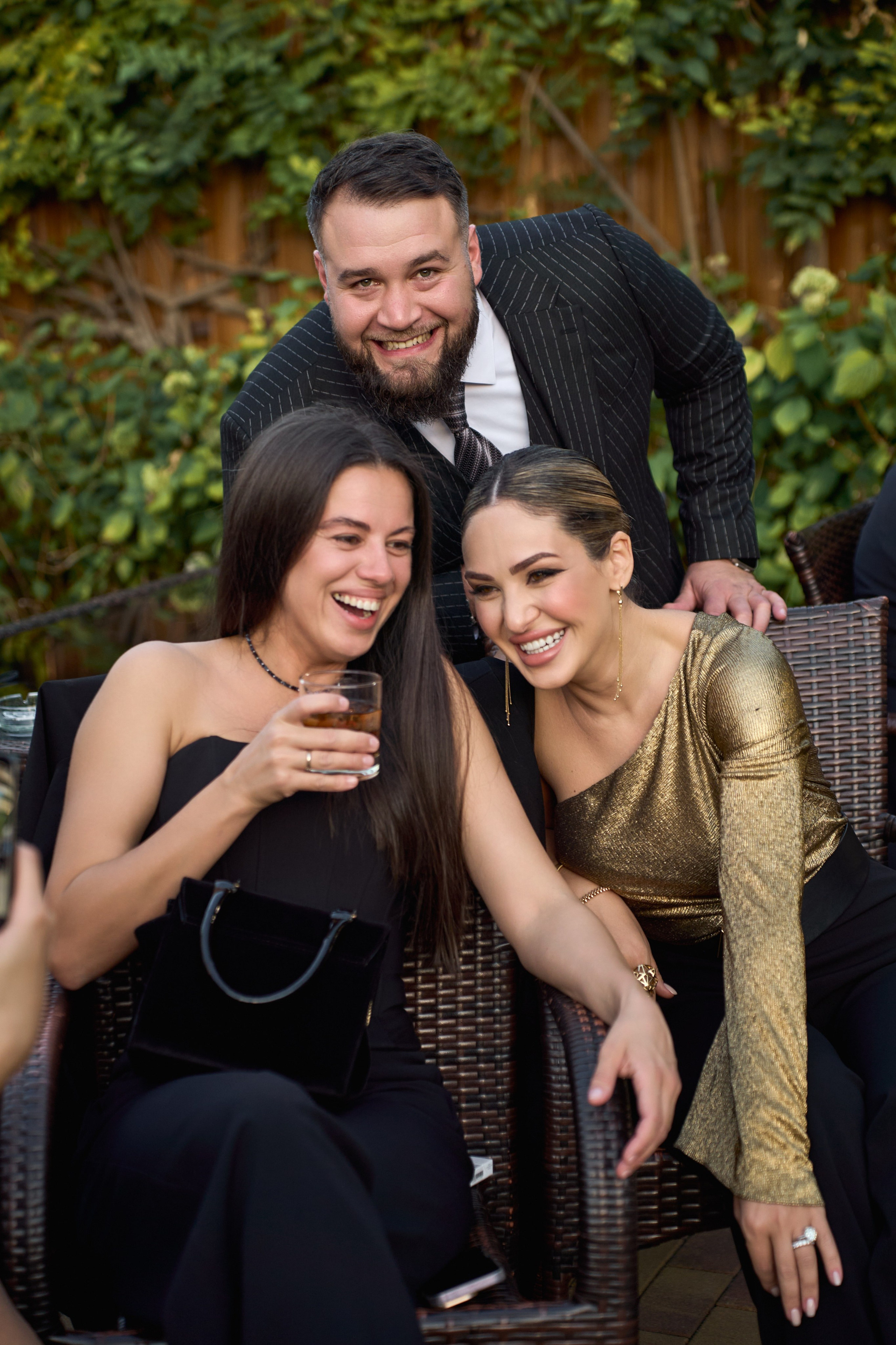 Свадьба с искусственным интеллектом в Усадьбе фамилии от ТВИНС СТУДИО лучших фотографов Краснодара. ТВИНС СТУДИО — лучшие свадебные фотографы и видеографы в Краснодаре