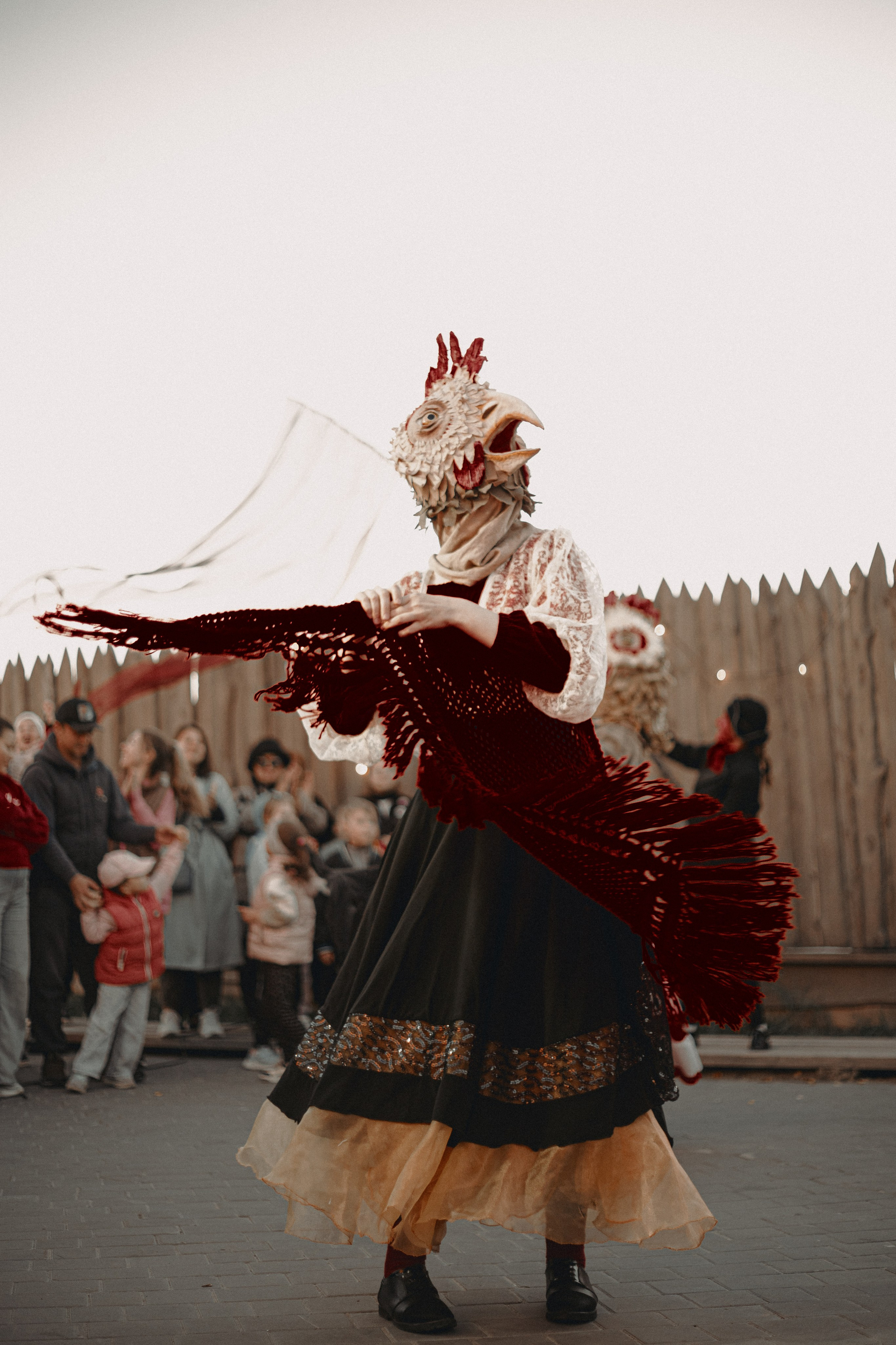 Спектакль «Куриное кабаре» от Свободного молодежного театра | Тобольск. Арт-фотограф Крис Л. в Тобольске: портрет, семейные, свадьбы