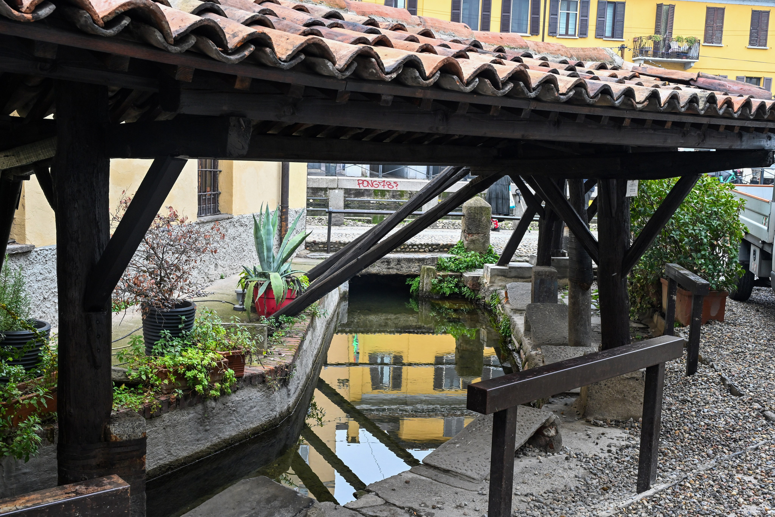 Milano: Navigli, City, Trams. Фотограф Минск