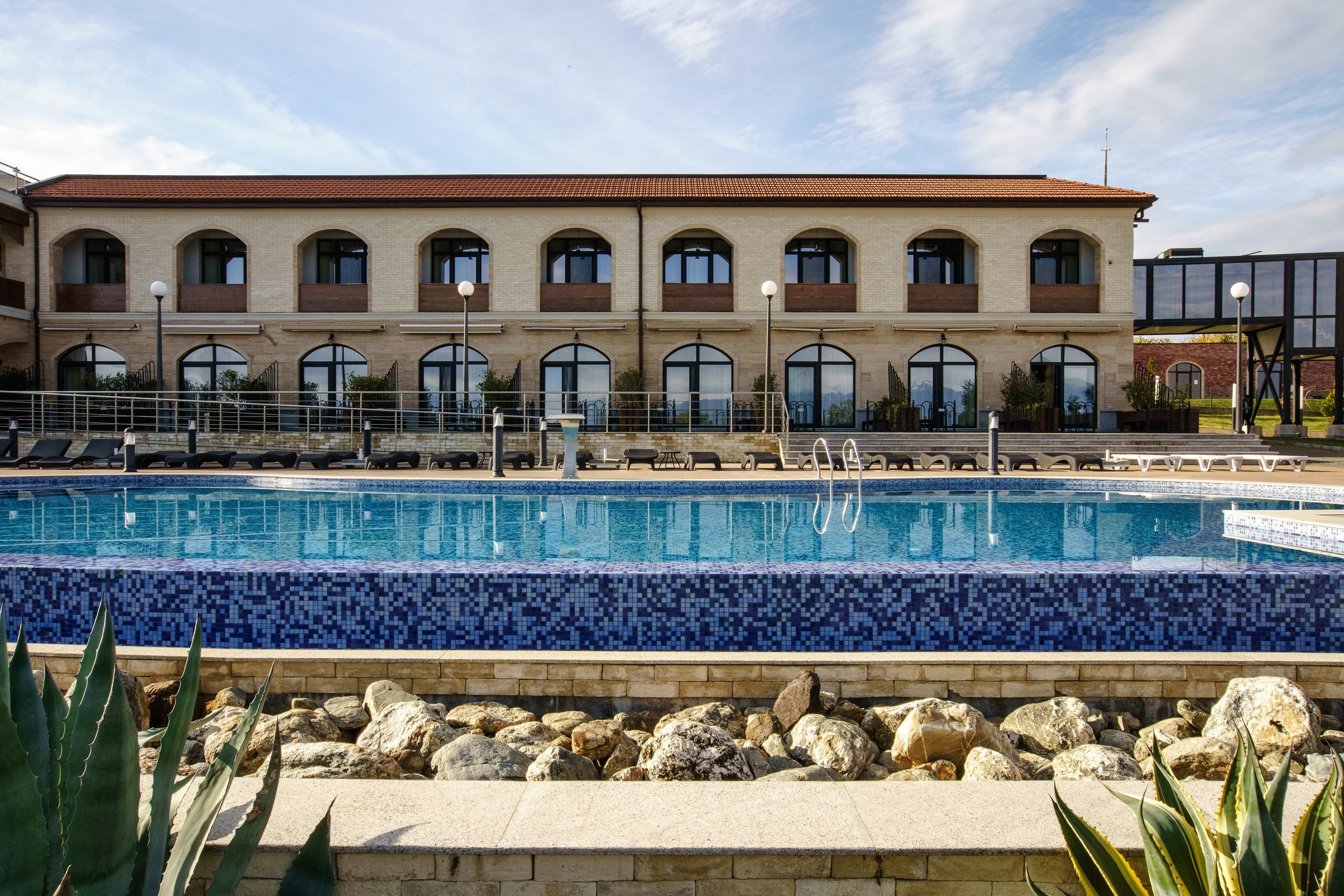 Фасад Akhasheni Wine Resort 4*. Фотограф в Москве и по всему миру — Олег Акентьев (Events, Светская Хроника, FTP)