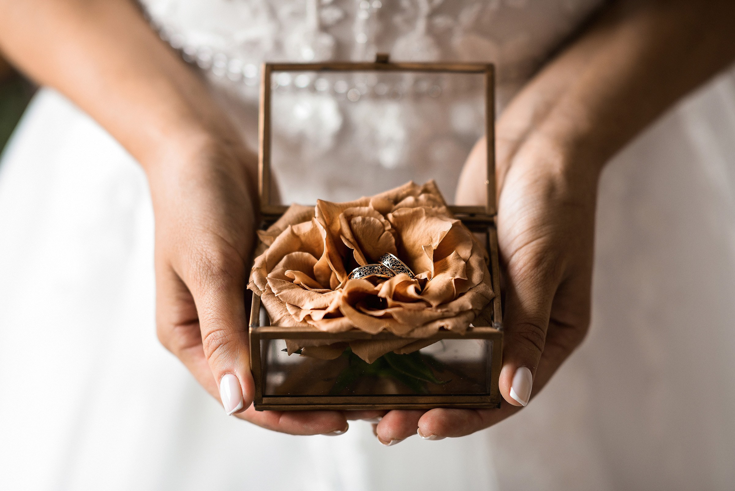 🌄 Демьян и Катя — свадьба в нацпарке "Столбы" | Веселый банкет и эпичные фото на скалах. 📸 Свадебный и семейный фотограф в Красноярске Тихомиров Евгений | 17 лет опыта | 800+ свадеб