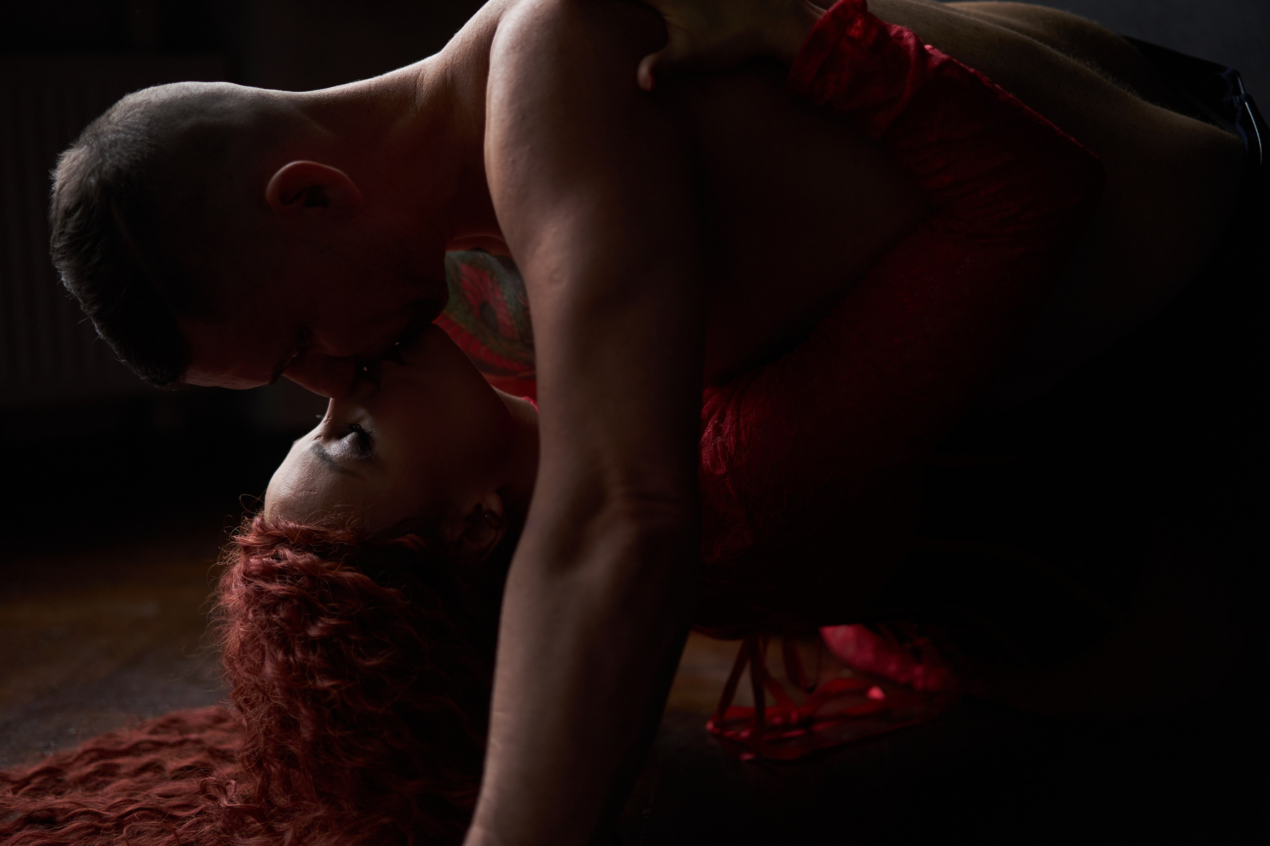 Фотосессия влюбленных в студии. Фотограф Екатеринбург Кокшарова Александра