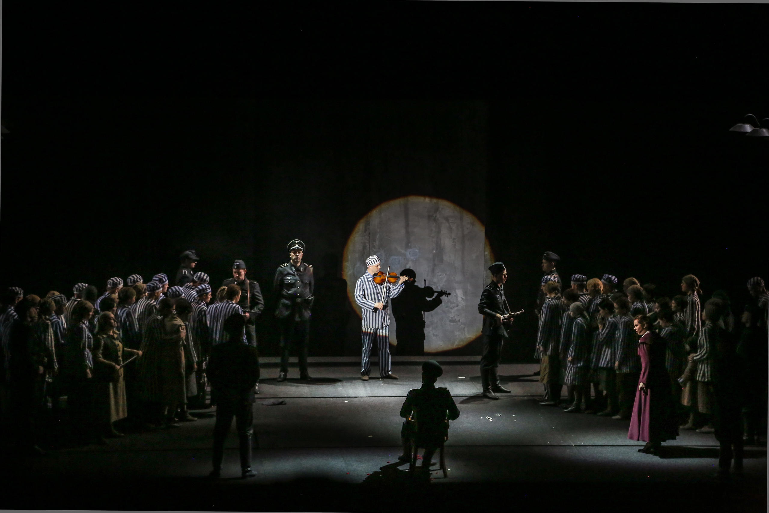 Возвращение Вайнберга и встреча двух «Пассажирок» в Москве. Дарья Письменюк / Darya Leitstern — фотограф, музыкант, журналист, путешественник